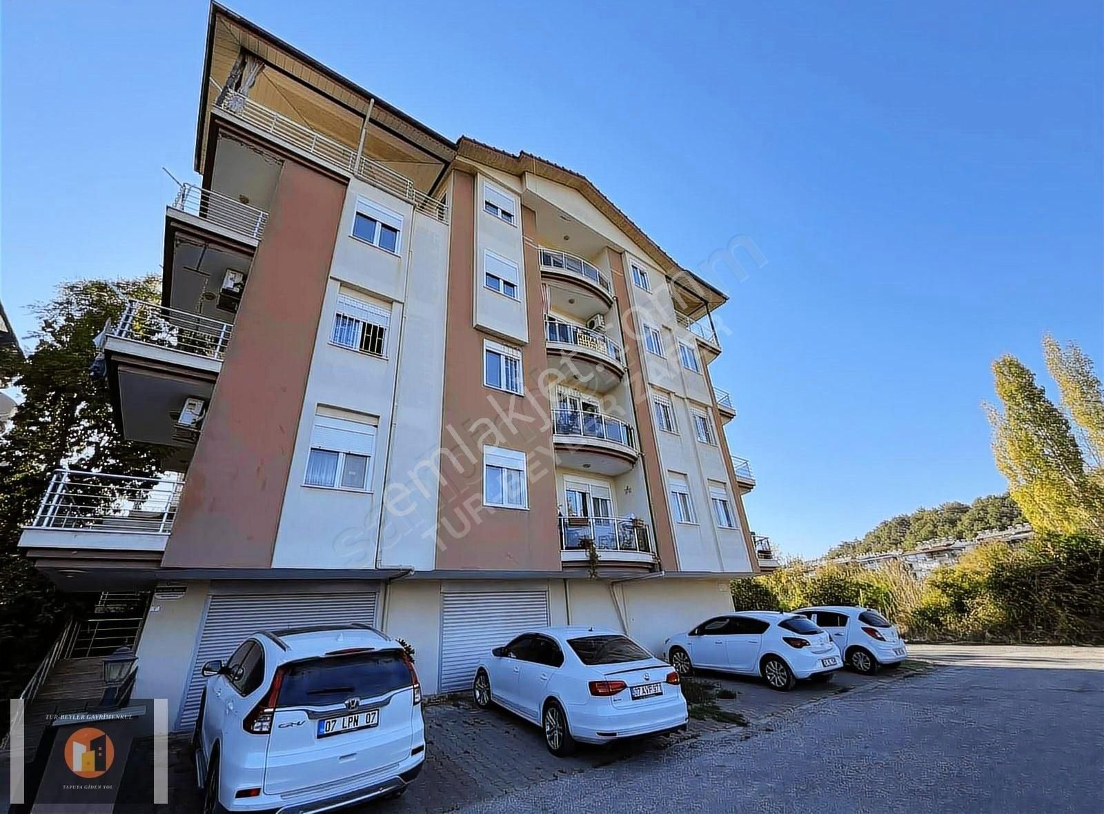 Tur-beylerden Bölgenin Kiralık En Geniş 5+1 Dubleks Dairesi