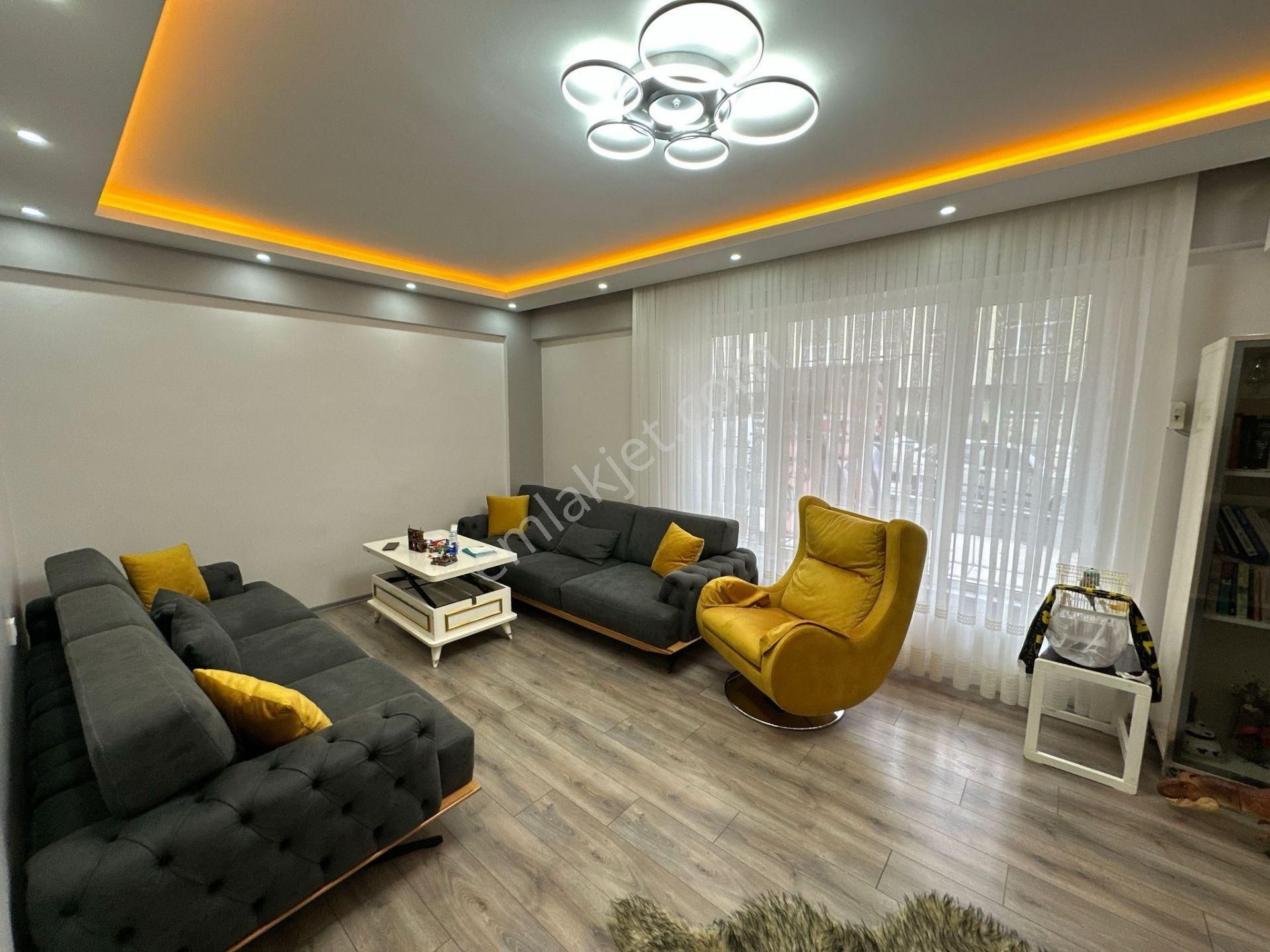 Ana Cadde Kenarı Gata Yakını 2+1 Giriş Ön Bağımsız Lüks