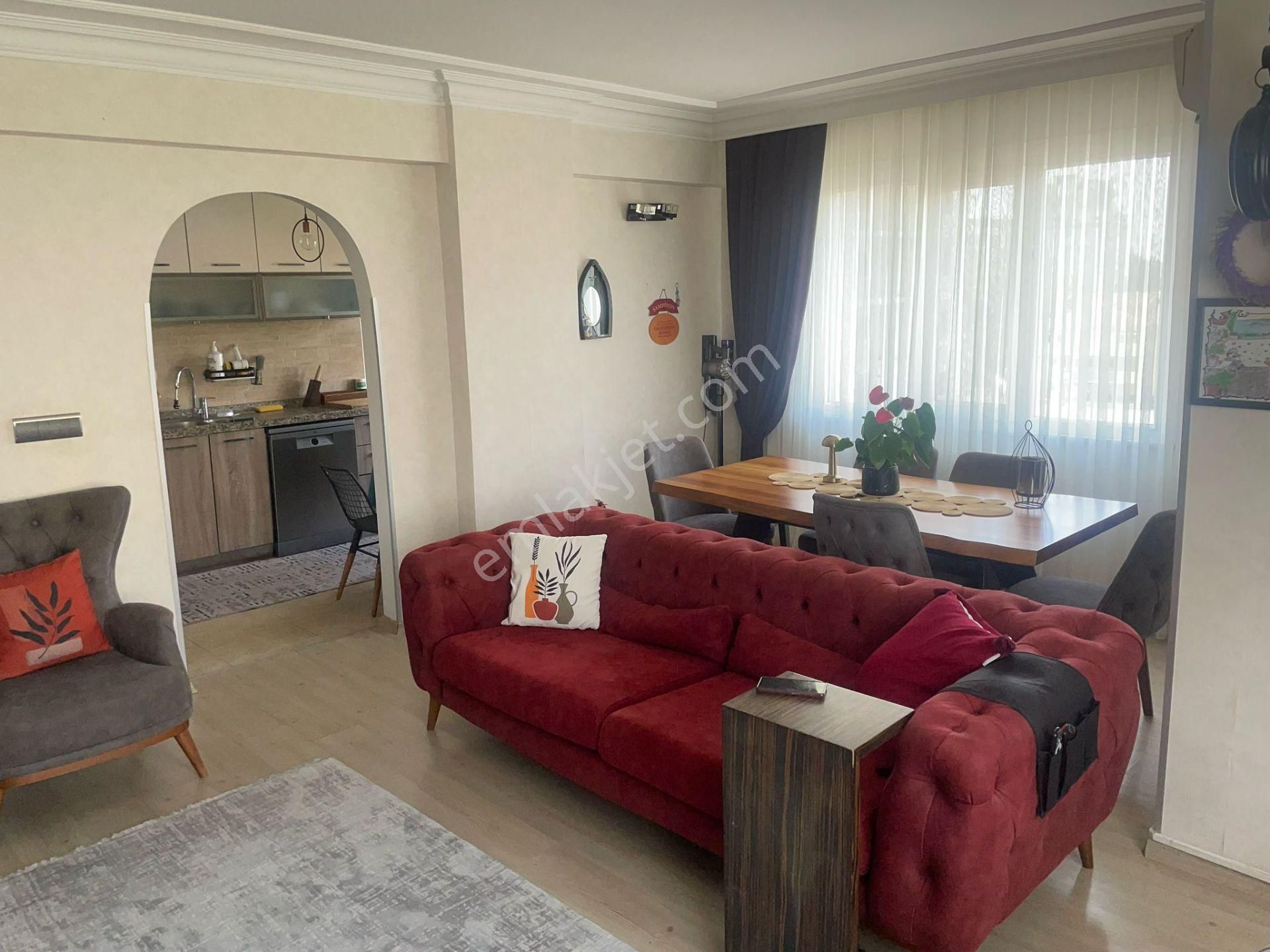 Altayçeşme'de 125 M² 3+1 İçi Komple Yapılı Daire