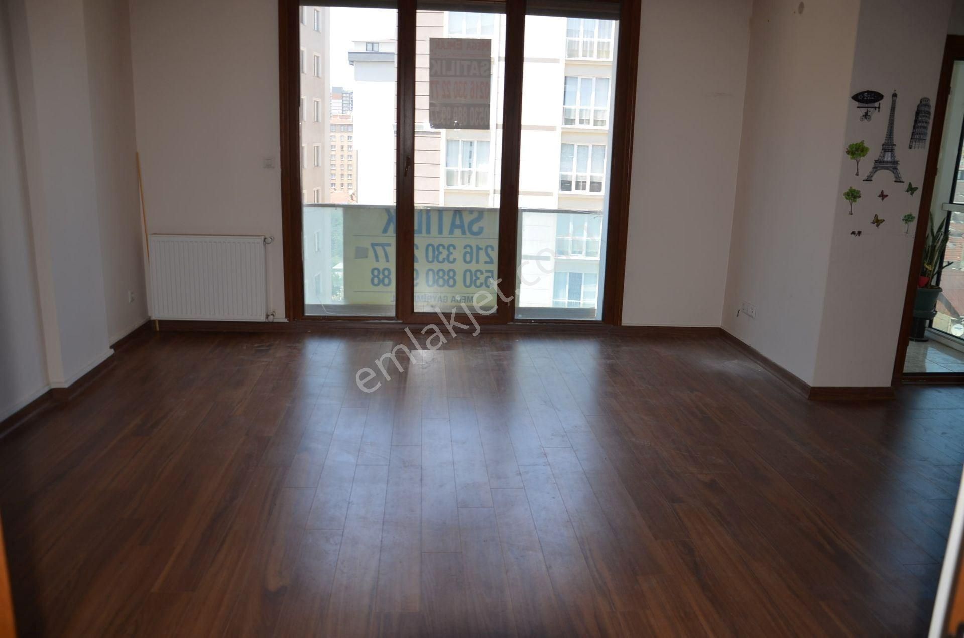 Mandıra Caddesinde Merkezi Konumda 2+1 Balkonlu Satılık Daire