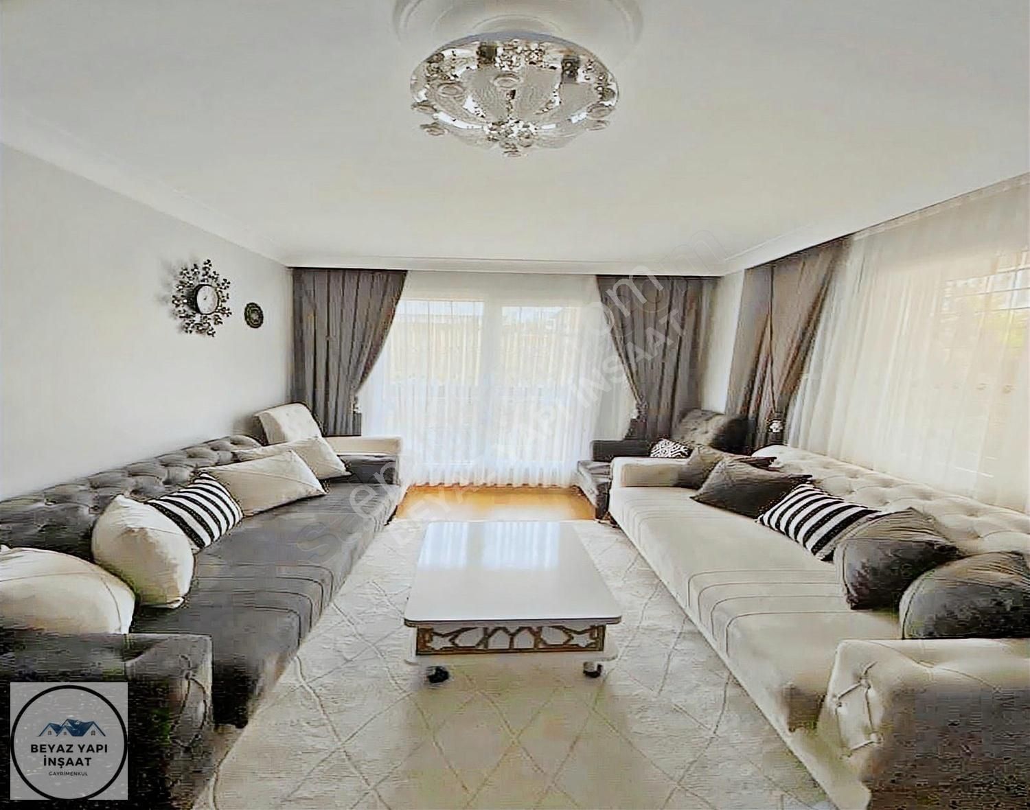 Beyaz Yapı'dan Cadde'ye Yakın Geniş Kullanımlı İskanlı 2+1