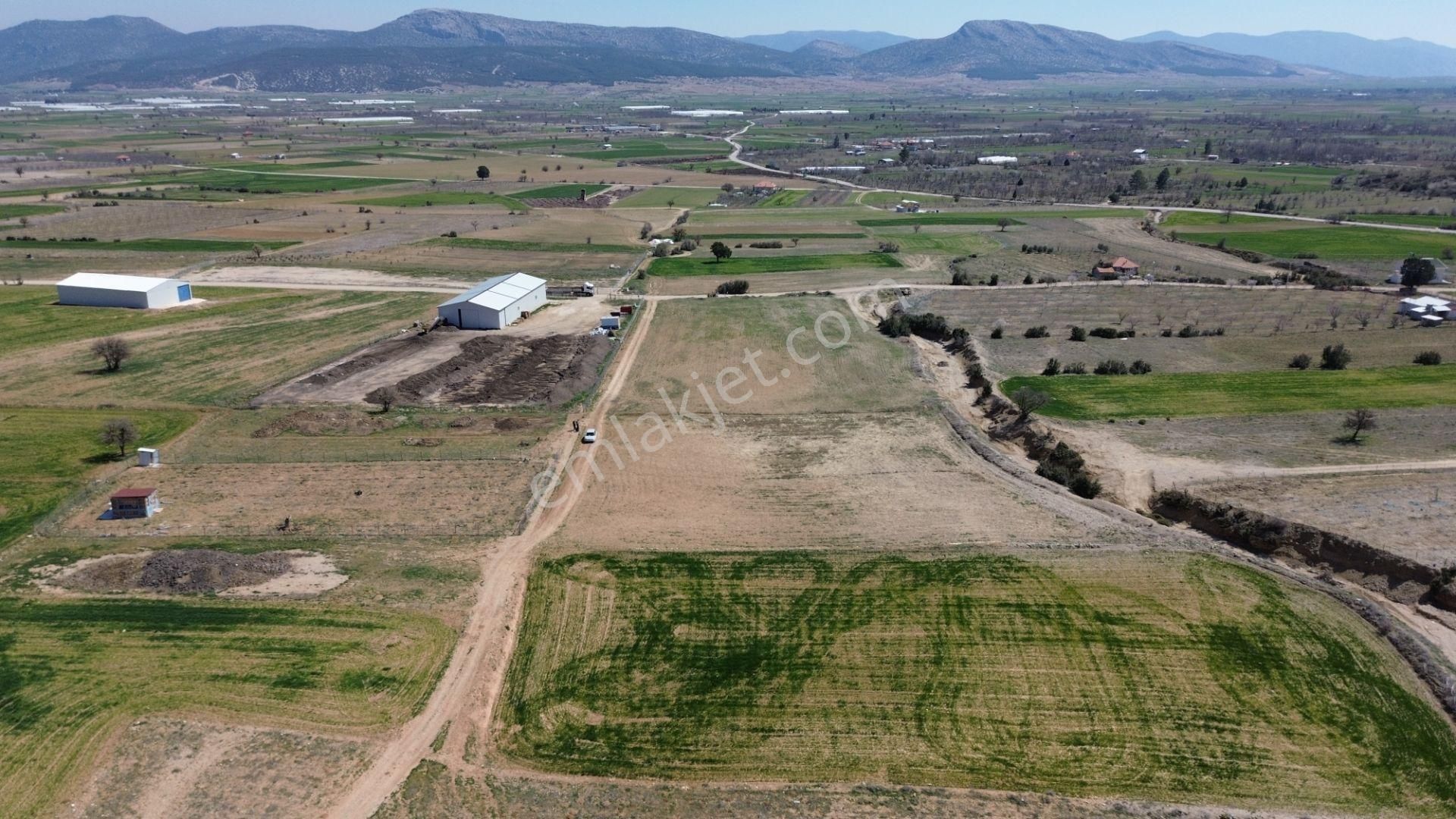 Korkuteli Yeşilyaylada Satılık 4266 M2 Problemi Olmayan Tarla - Görsel 10