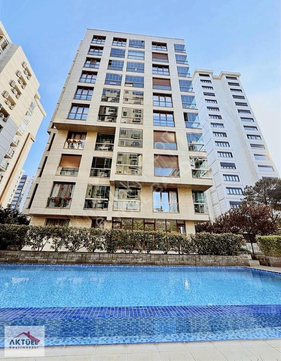 Göztepe'de Bağdat Caddesi Yakın 155 M2 Havuzlu Balkonlu Lüx 3+1