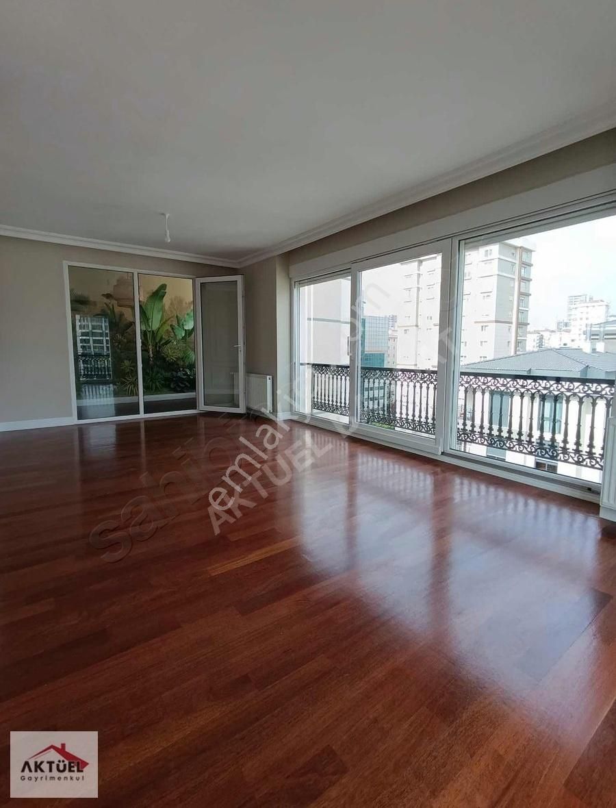 Caddebostan Sahil Denize 2 Adım 140 M2 Kış Bahçeli Balkonlu 3+1