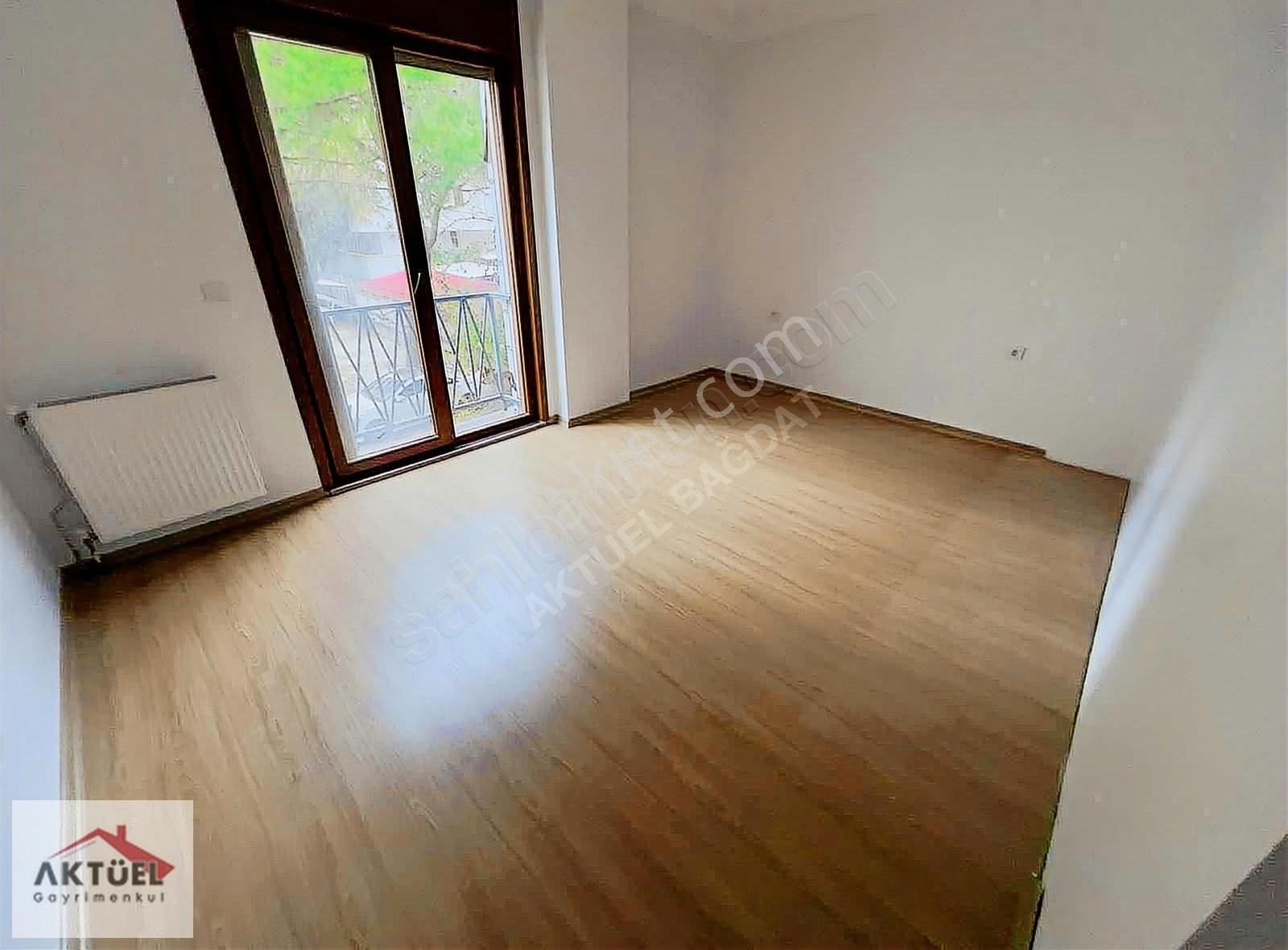 Suadiye'de Bağdat Caddesine Yakın 140 M2 Yeni Bina Balkonlu 3+1