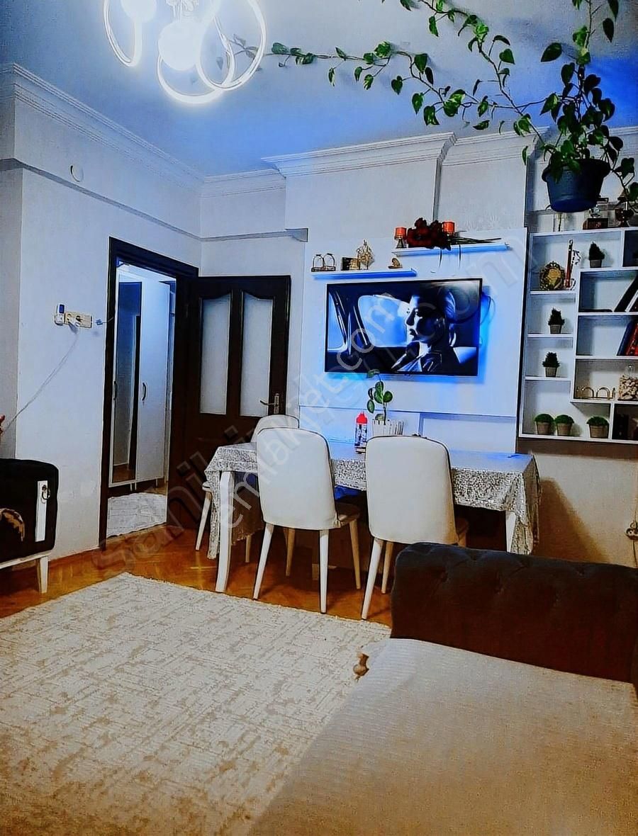 Güngören Güneştepe Mahallesinde Satılık 2+1 Kredili Daire