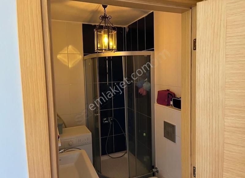 Ataşehir'de Mobilyalı 1+0 Stüdyo Daire