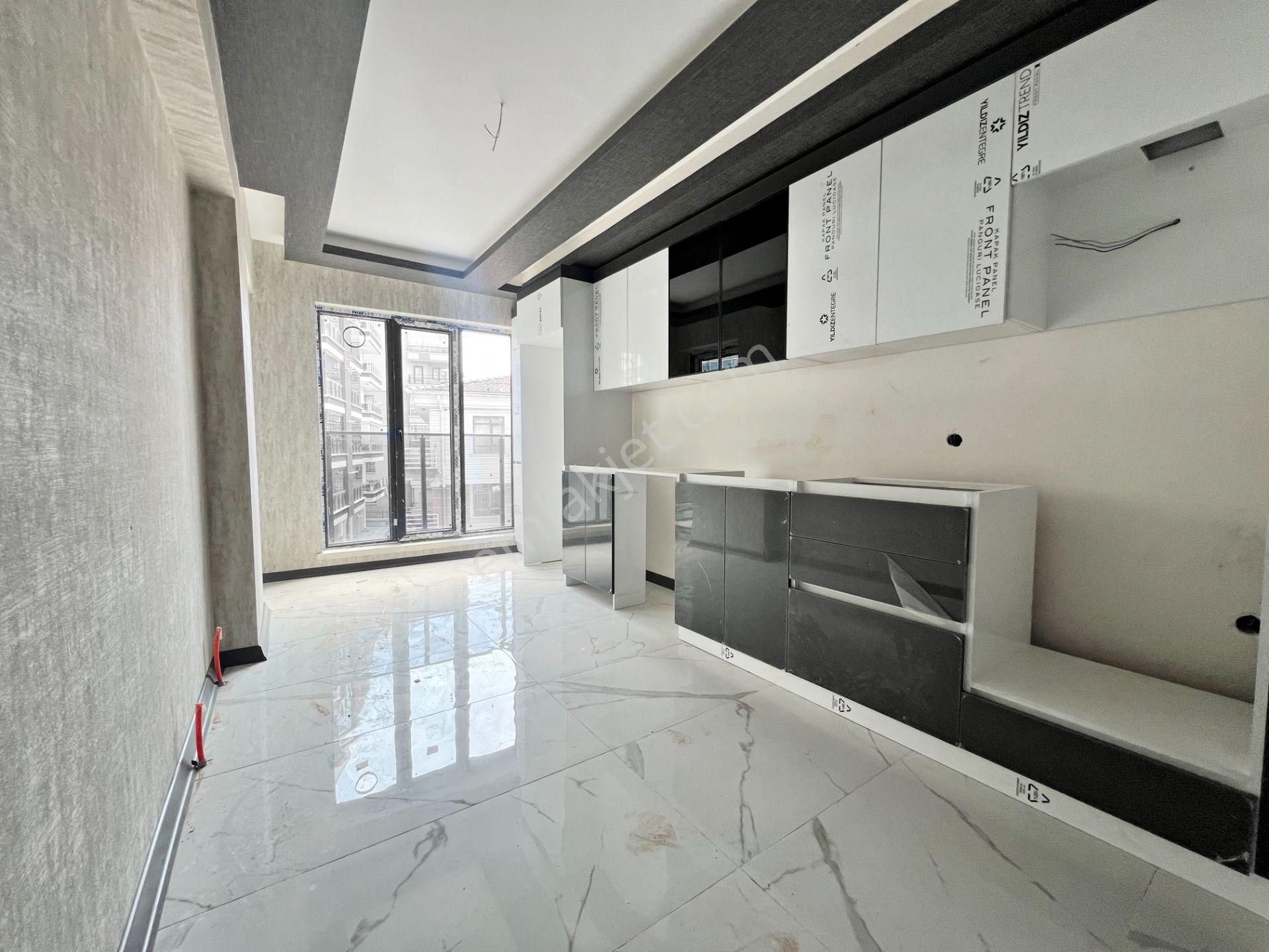 Cihandan Özlem Caddesi Ve Estergon Cadde Yakınında Sıfır 3+1