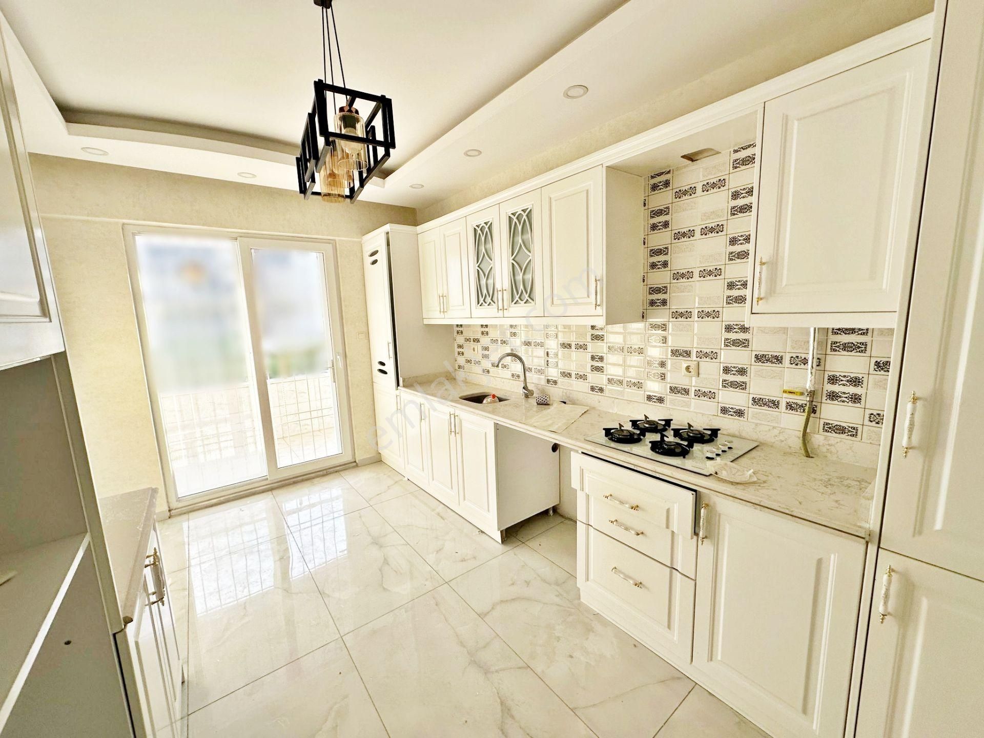 Fıstıklık'ta Masrafsız Geniş Oturumlu Ultralüx Y.giriş 3+1 Daire