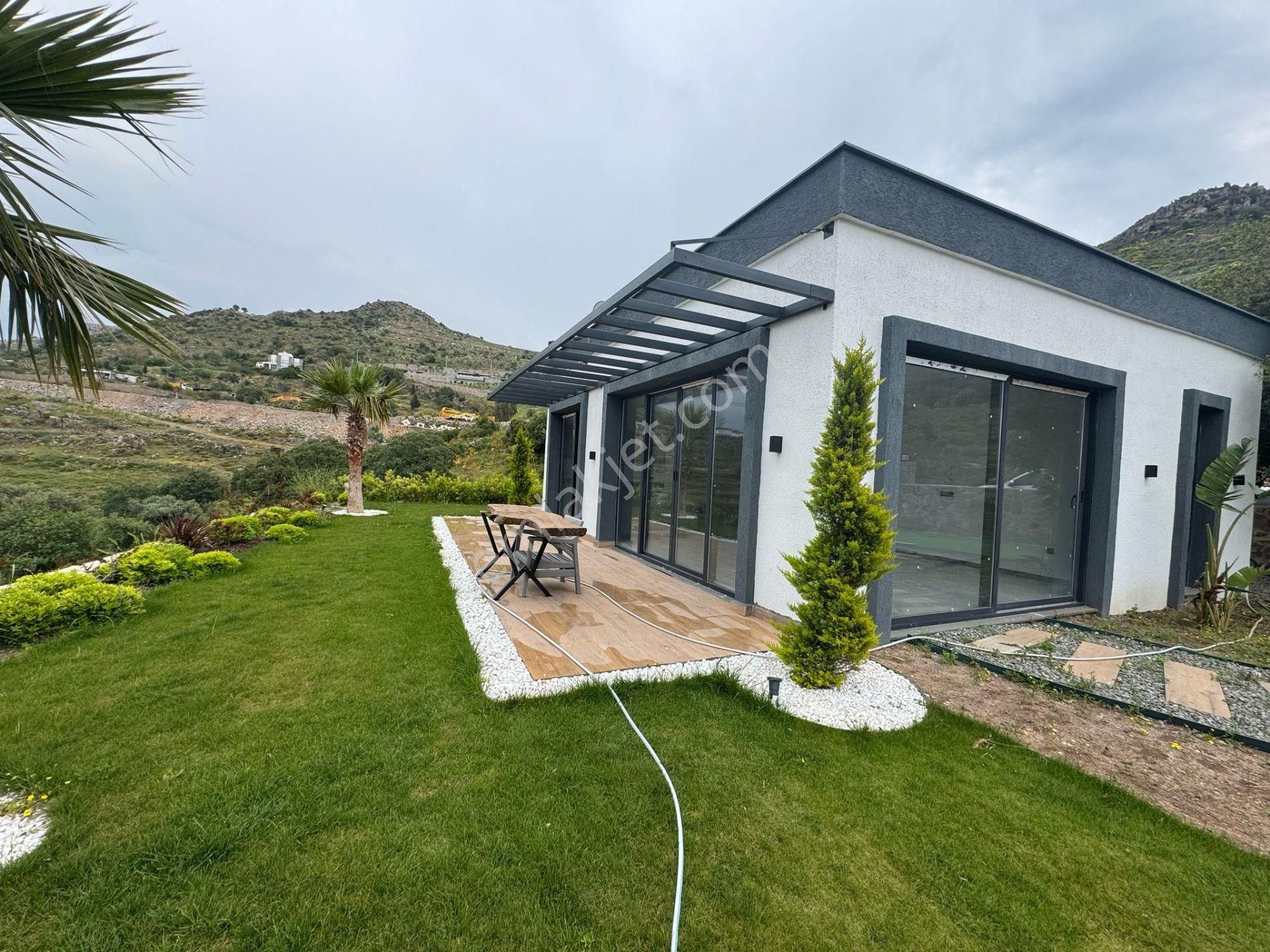 Kiralık Müstakil Havuzlu Manzaralı Ev – Bodrum Turgutreis