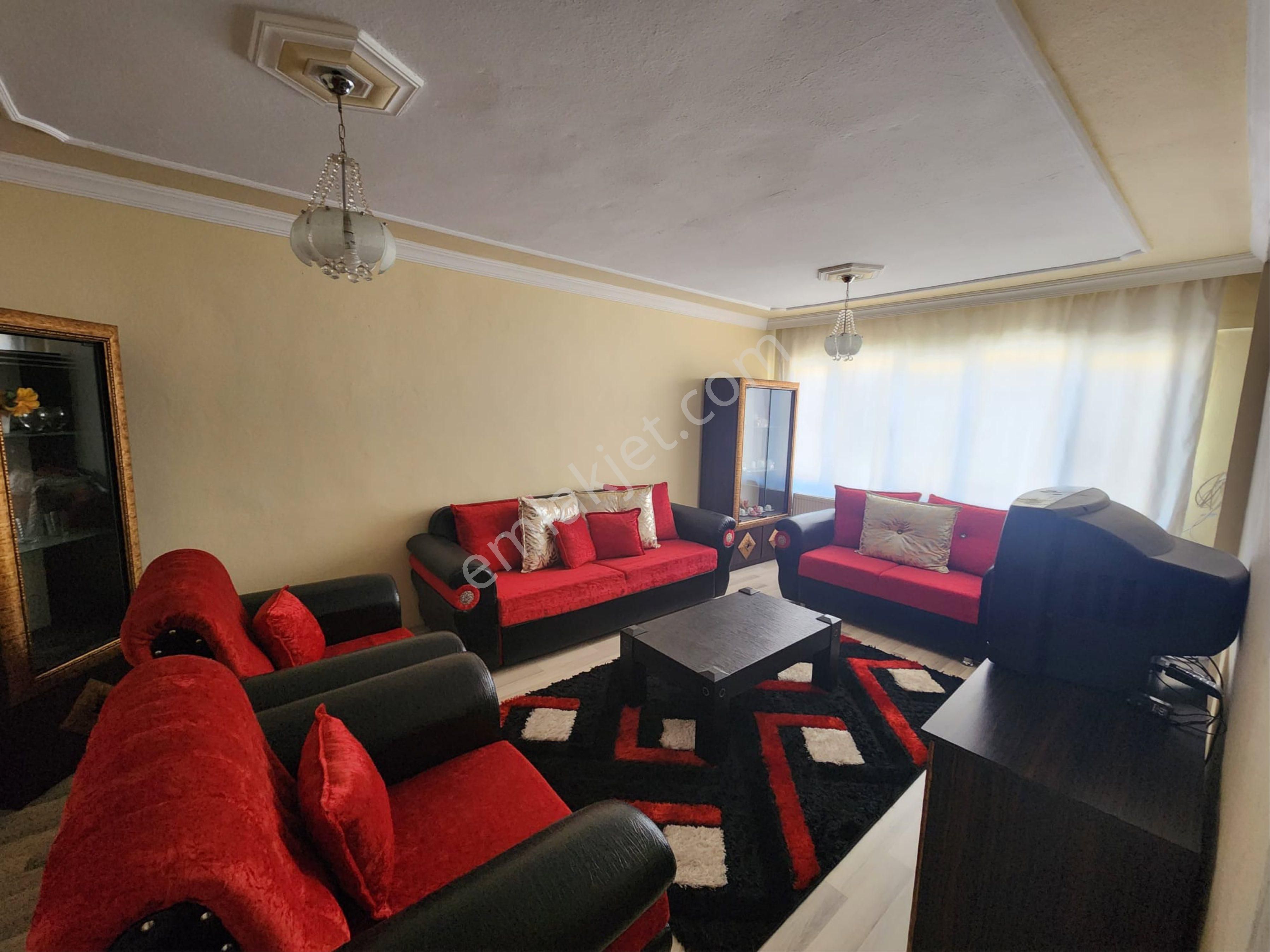 Camikebir Mahallesi Çarşı Merkezde 2+1 Satılık Daire