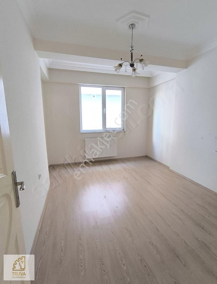 Truva'dan İlkadım Derecikte Satılık Uygun Fiyatlı 3+1 Daire