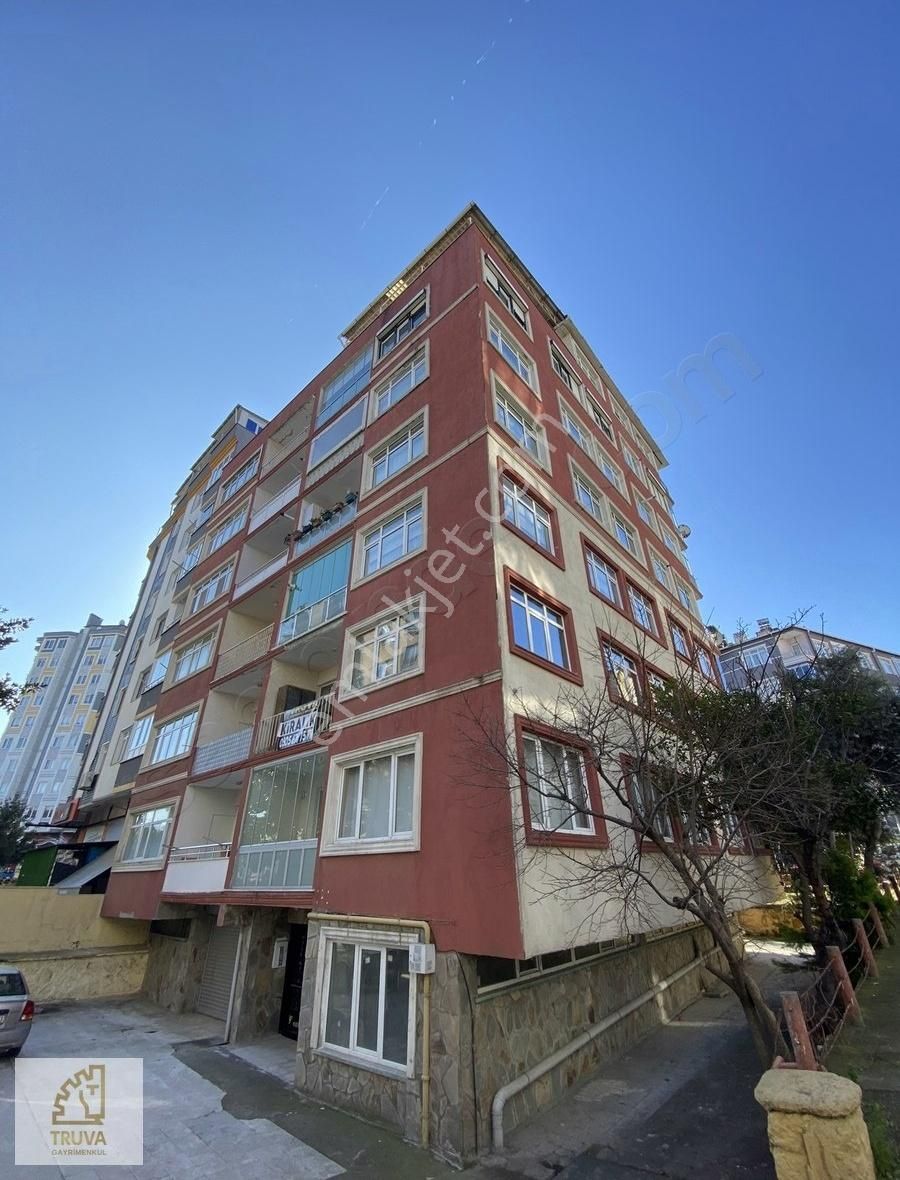 Truva // Onur'dan Esenevler'de Ara Kat Kiralık Geniş 3+1 Daire
