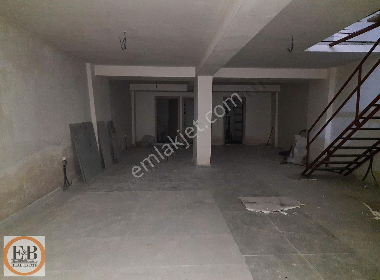 Ebat'tan G.paşa Küçükköy Yolu Cadde Üstü Kiralık 200m2 Dükkan