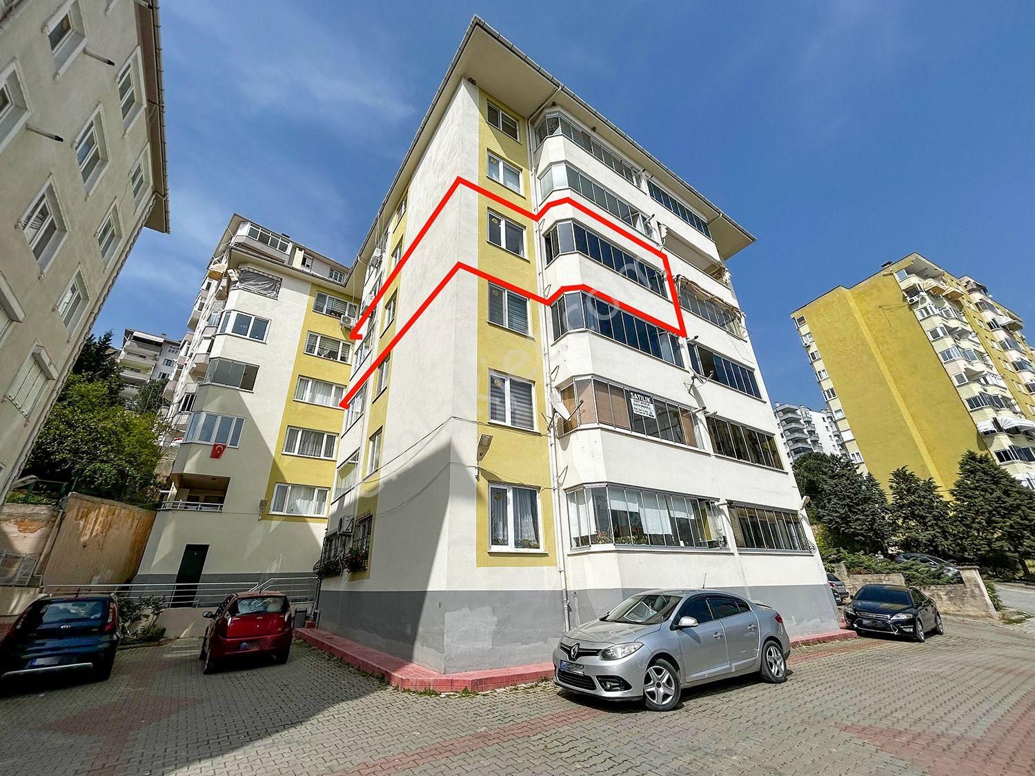 C21 Cius; Cumhuriyet Mah. Deniz Manzaralı Satılık 2+1 Daire