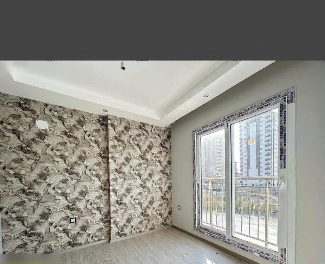 Osmangazi Mahallesinde Site İçerisinde 2+1 Hasarsız İskanlı Satılık Daire