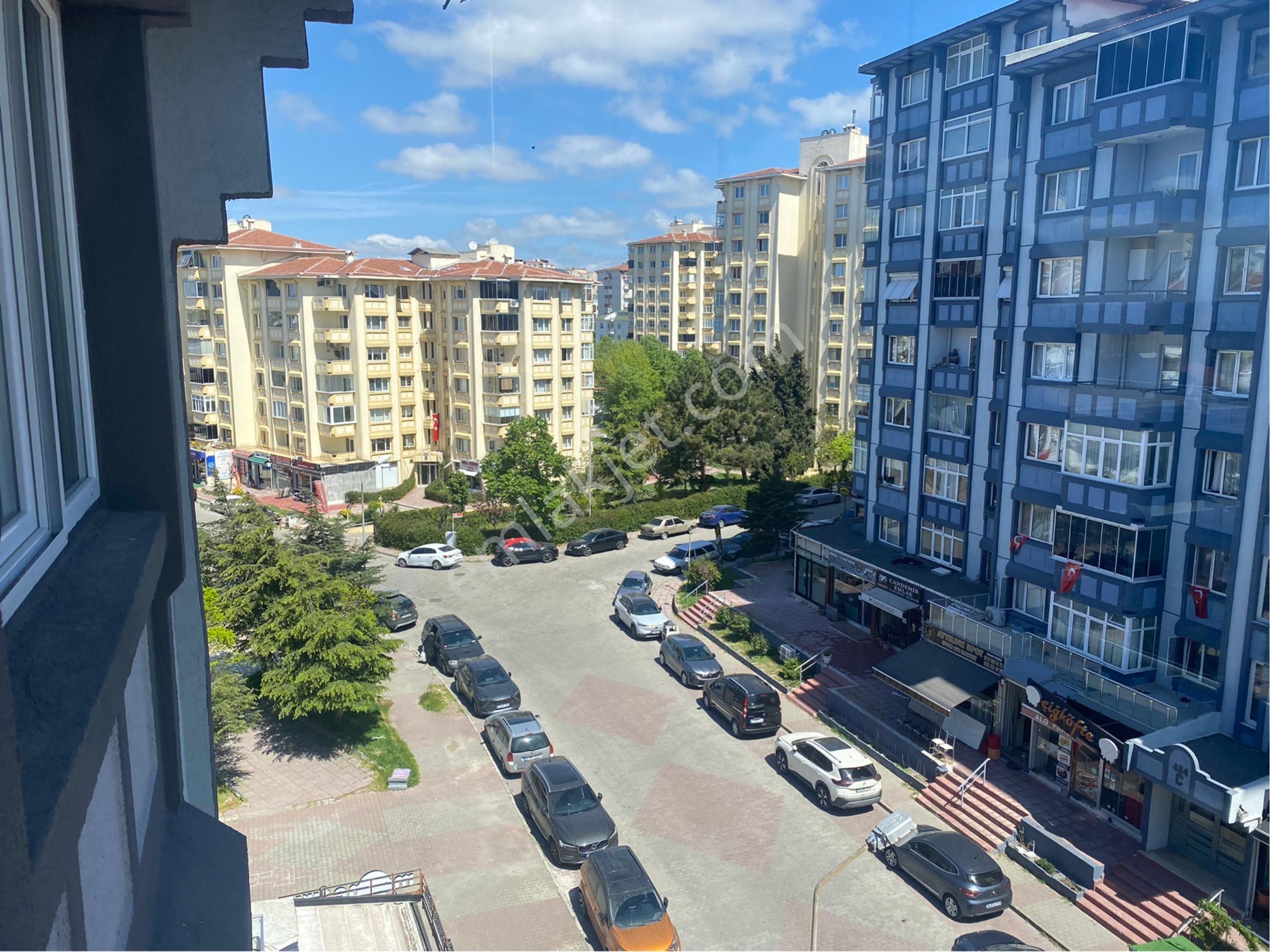 Mimaroba 5.etapta Deniz Manzaralı Kombili Ebeveyn Banyolu Kısa Katlı İçi Yapılı Satılık 3+1 Daire