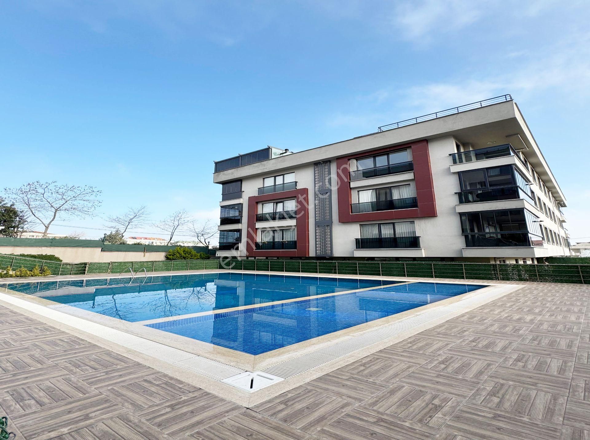 Beylikdüzü Vira Yapı'dan West İstanbul Marinada Teraslı Villa Tadında Daire!!!
