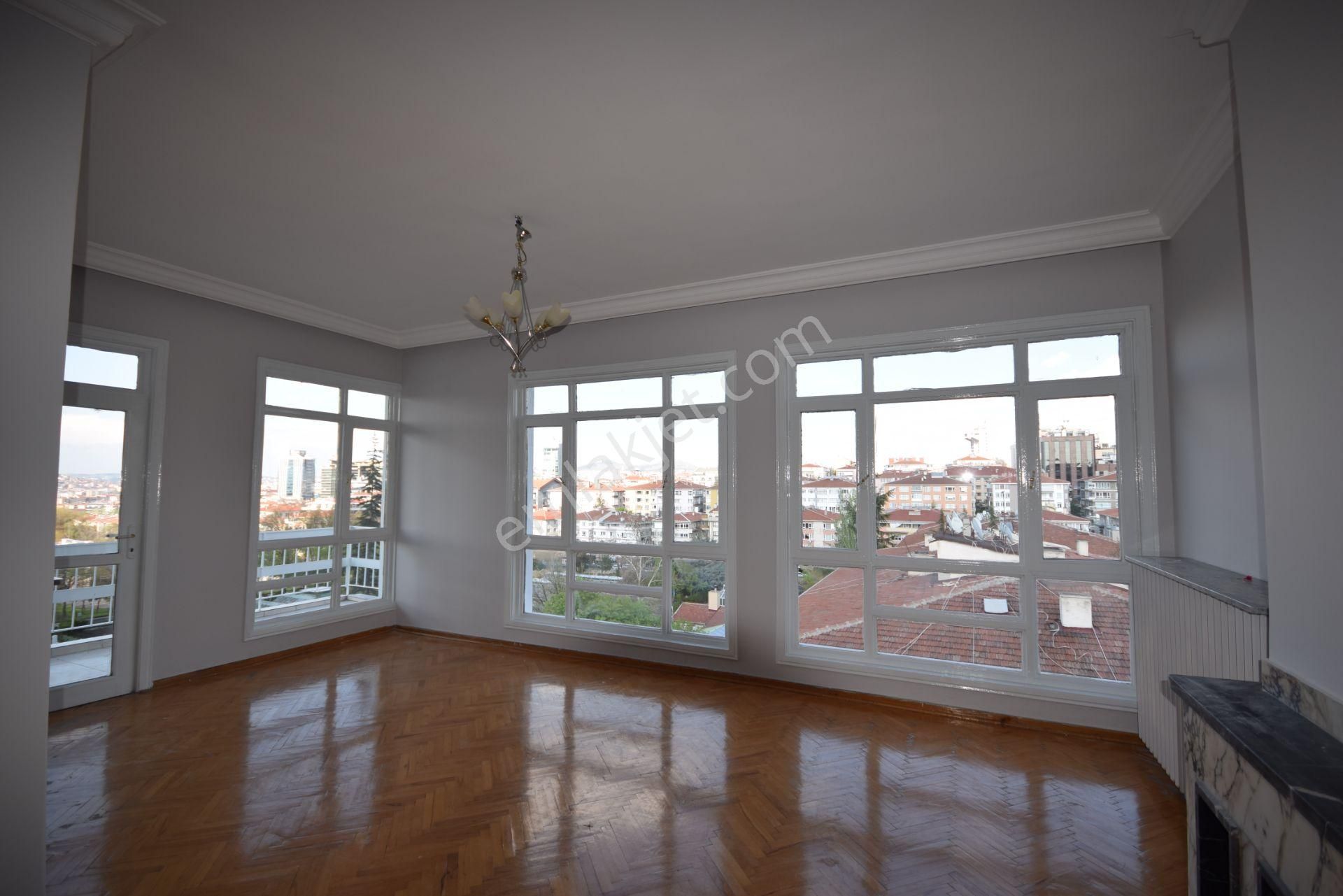 İlk-ev'den Manzaralı Merkezi Sistem Isıtma Boş 3+1 Bağımsız Salon