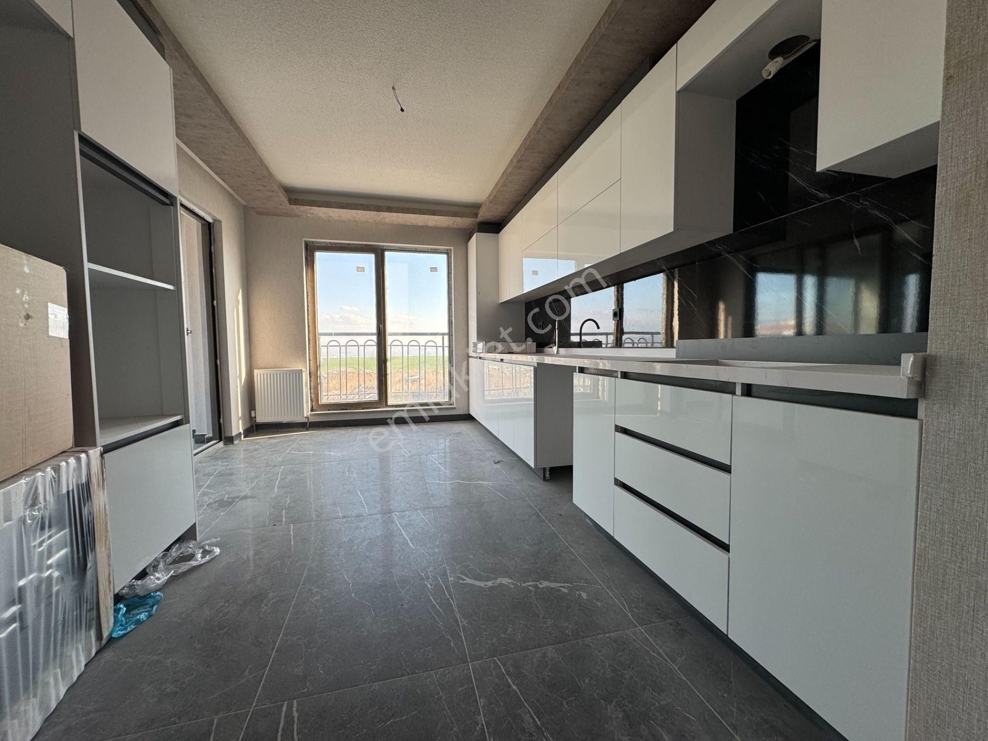 Nasip Emlak Satılık 4+1 Kapalı Otoparklı Teras Balkonlu Masrafsız Daire
