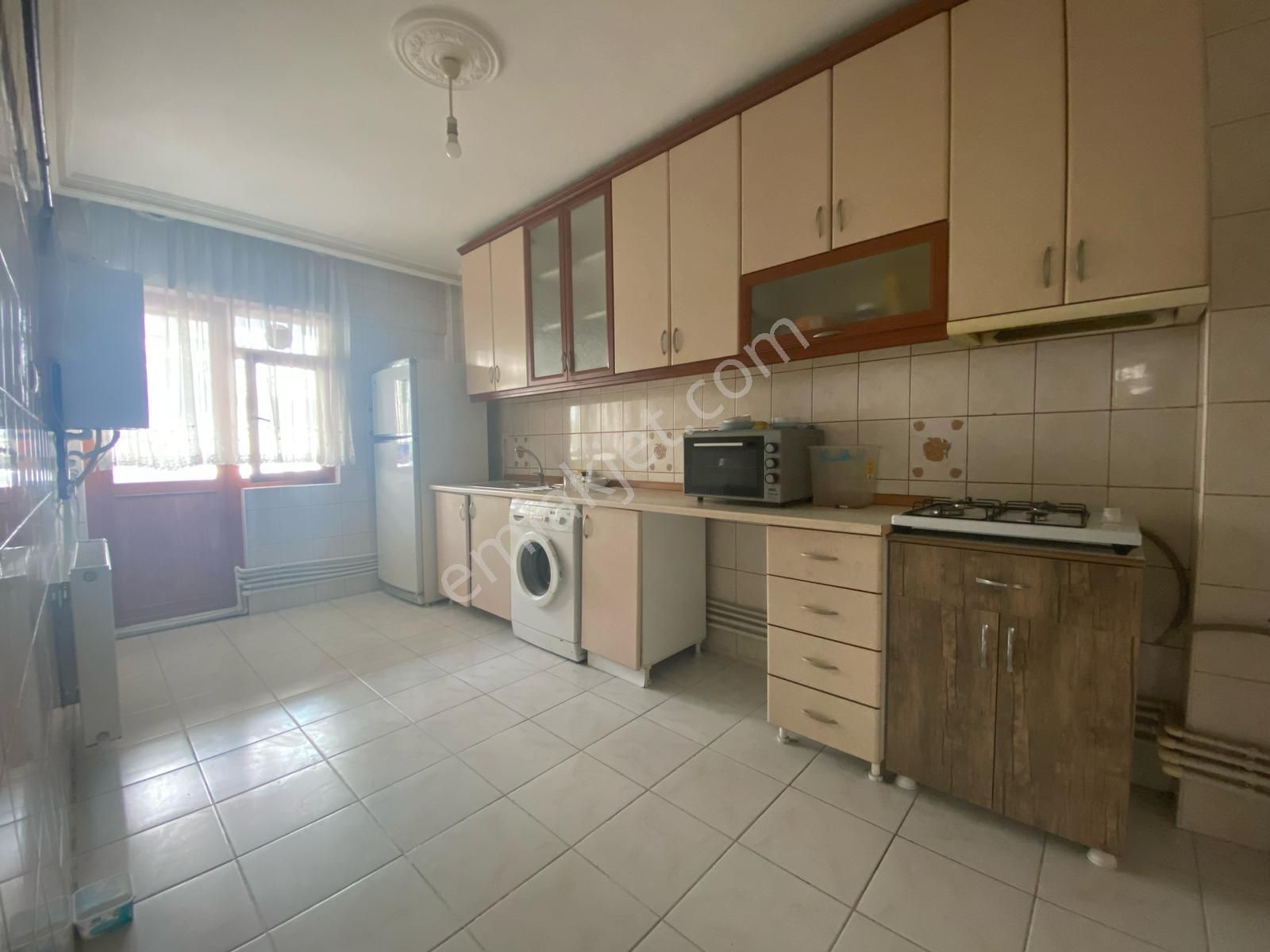 Nasip Emlak'tan 3+1 Ayyıldız Merkez Asansörlü Geniş Mutfaklı Daire