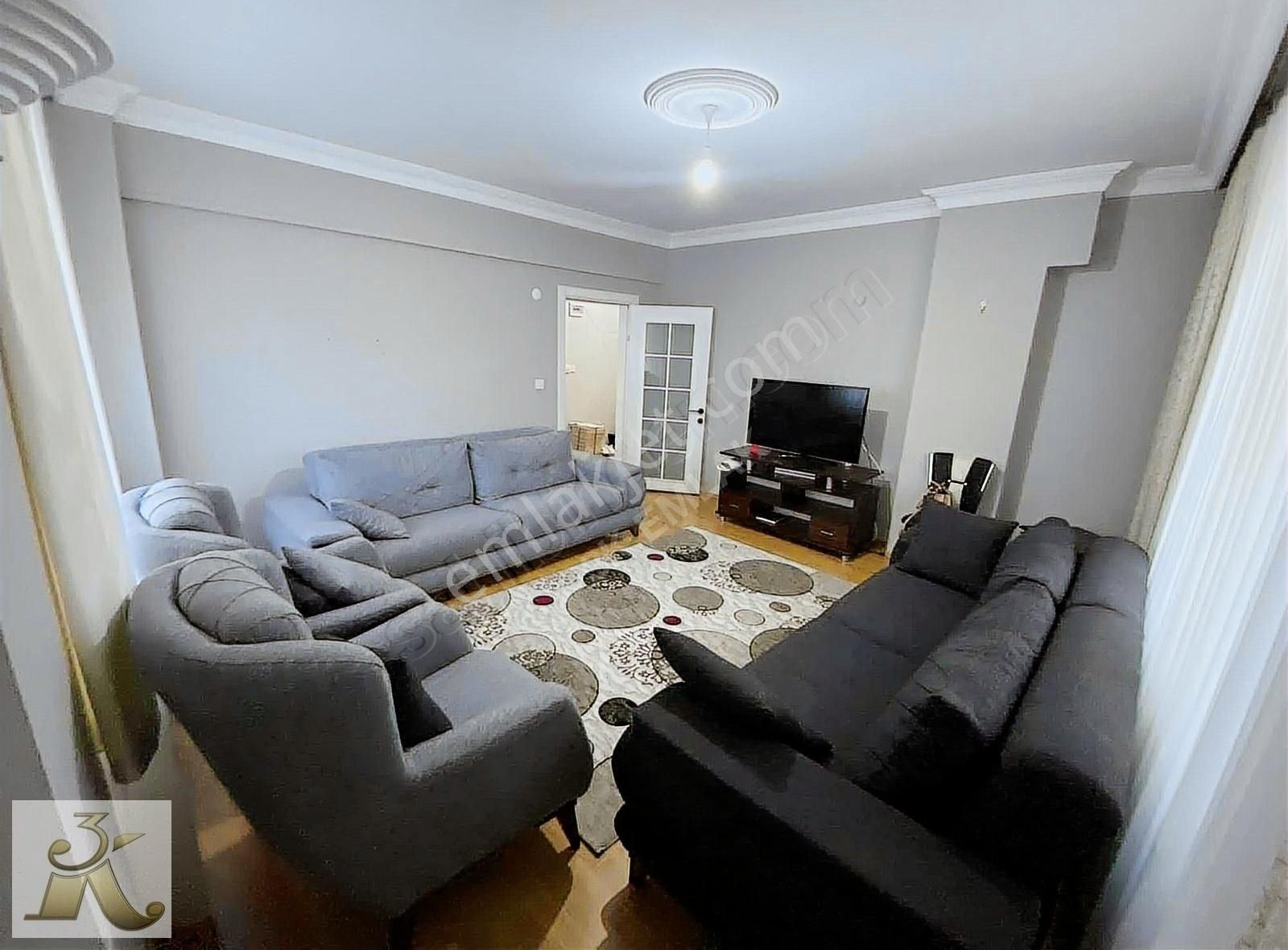 3k Emlak'tan Satılık İçi Yenilenmiş Çift Balkonlu 90 M2