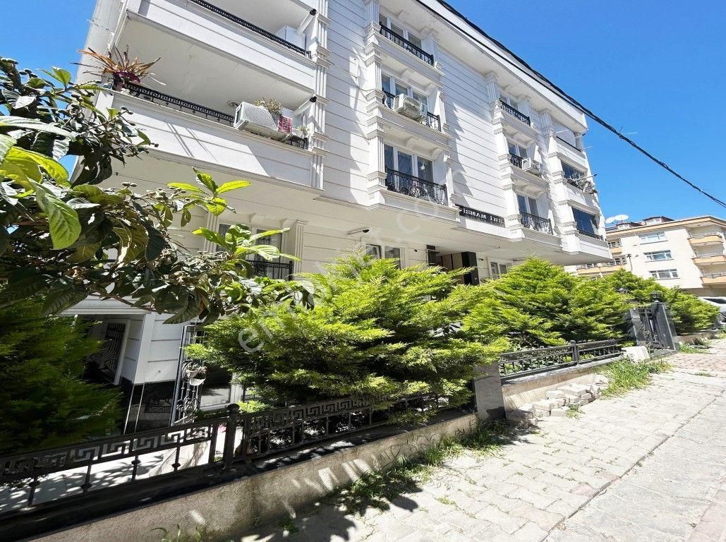 E-5 Ve Sahile Yakın 2+1 Kısa Katlı Bina Da Balkonlu Ara Kat