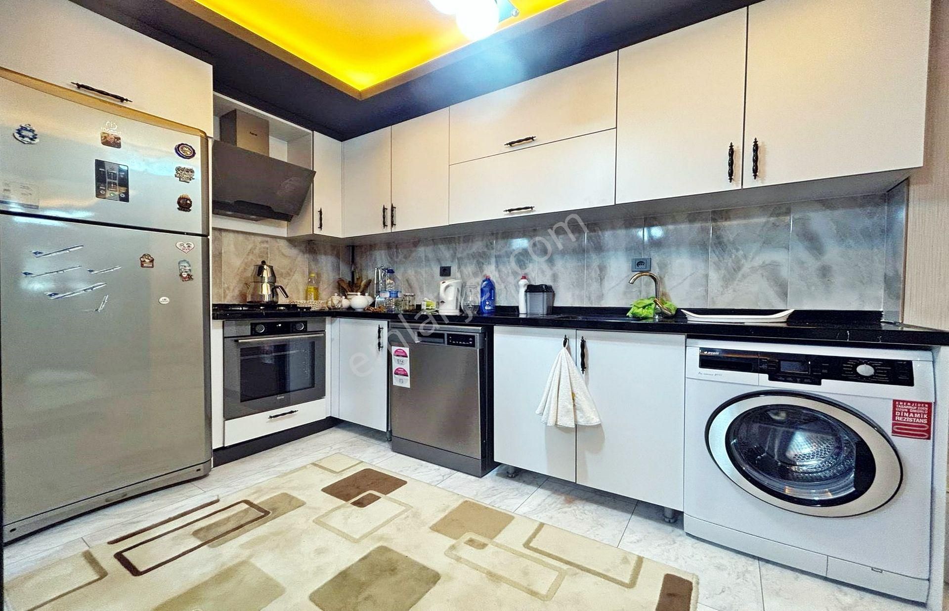 Kanuni Mahallesi Kat Konumunda Cadde Yakını Full+full Yapılı 2+1 Daire