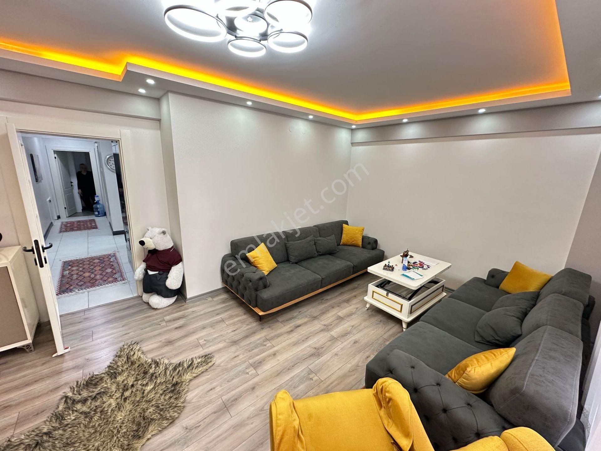 Yunus Emre Cad. Yakını Giriş Kat 2+1 Bağımsız Lüks Yapılı