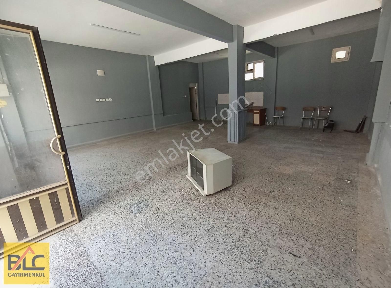 Issıklıgöl Caddesi'ne Yakın Kiralık Dükkan