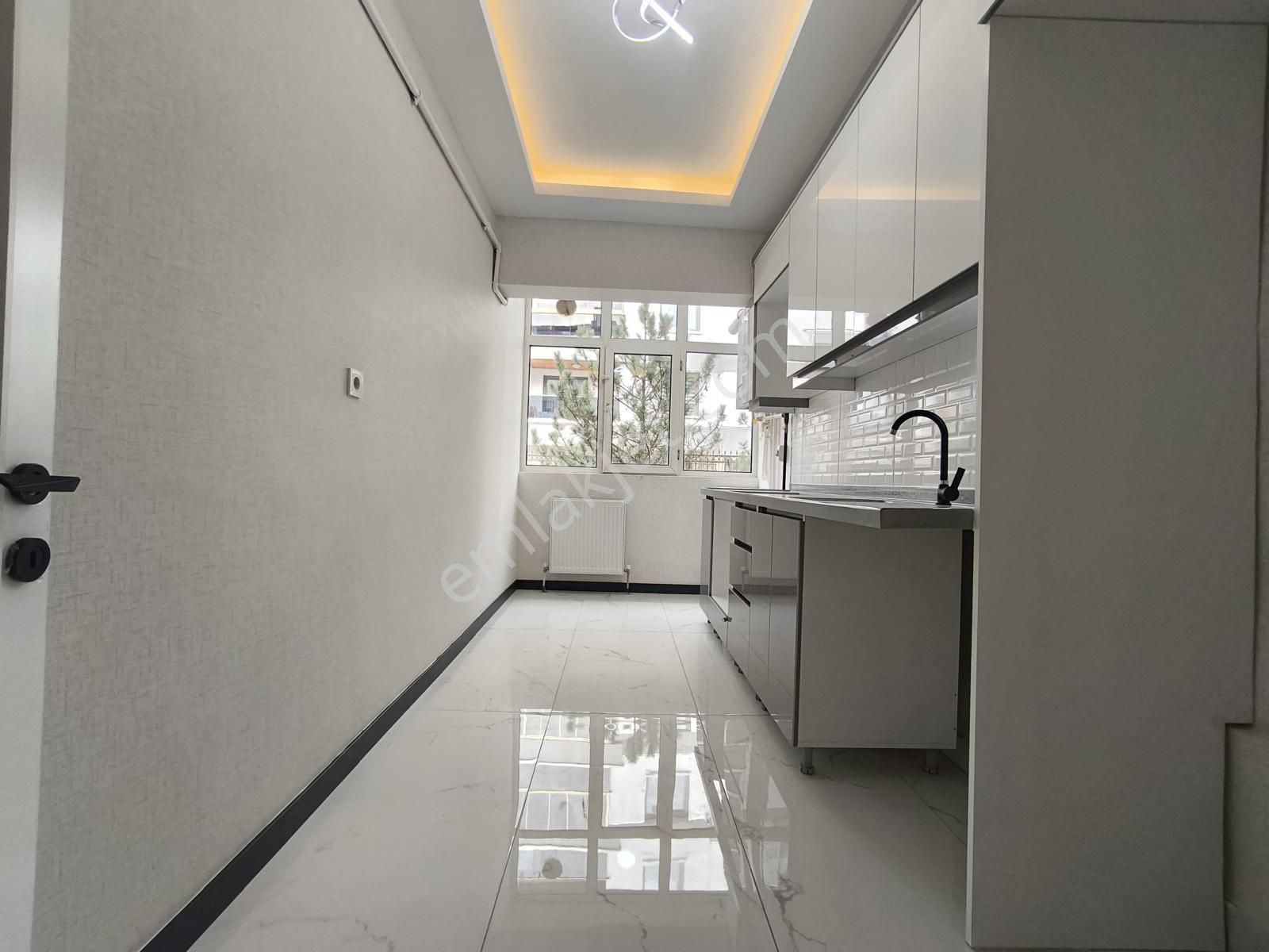 Aşağı Eğlencede Bağımsız İçi Full Lux Yapılı Ara Kat Asansörlü!!