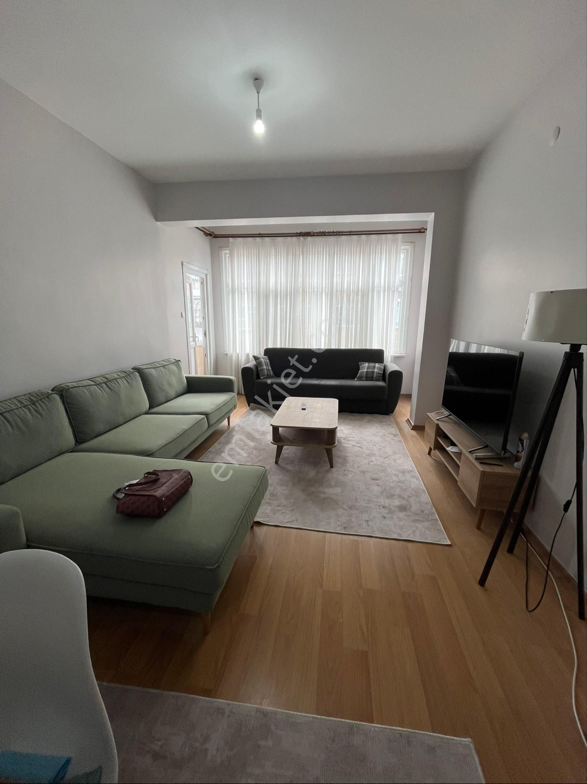 Çapa Merkez De Aile Apartmanın Da Kiralık Daire (lütfen Açıklamayı Okuyun)