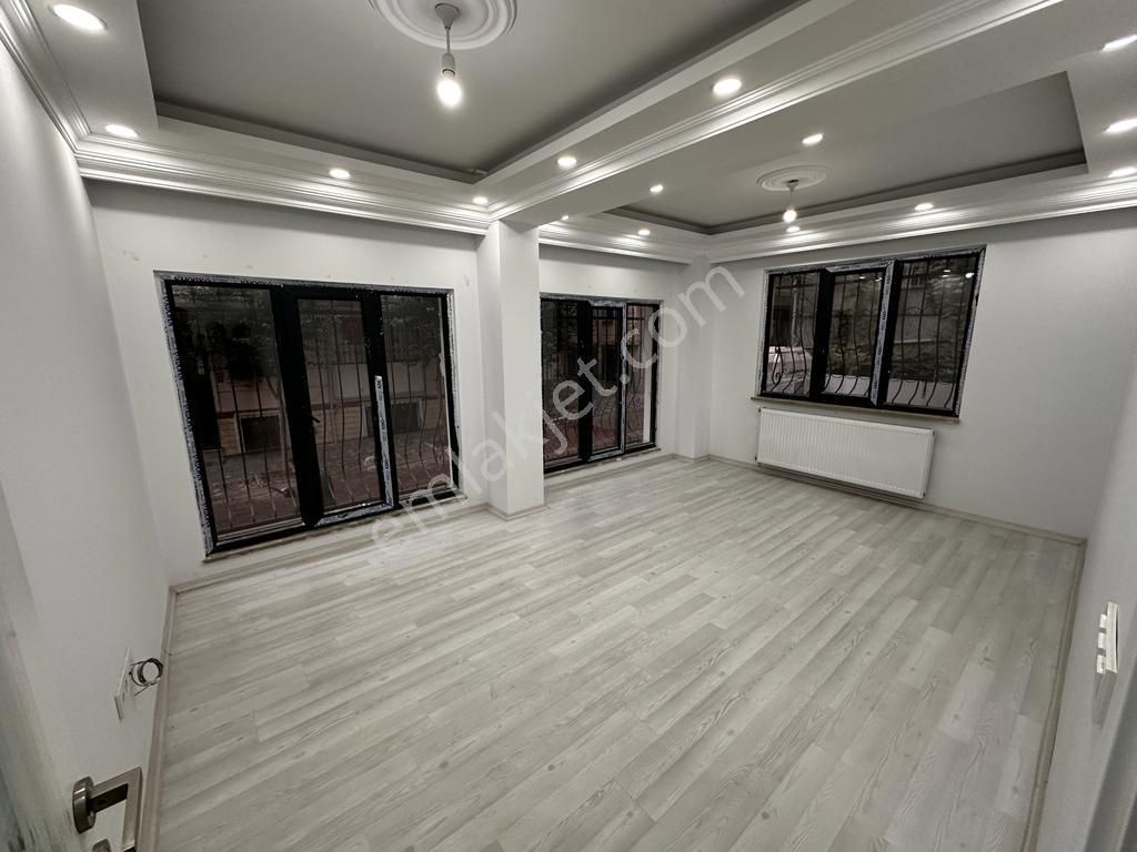 Zeytinburnu Veliefendide Havuza Yakın 2+1 95m² Satılık Daire Osmanlı Emlak