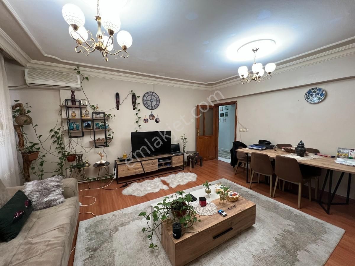 Sakarya Serdivan 2.cadde Yanıbaşında Geniş 3+1 Daire