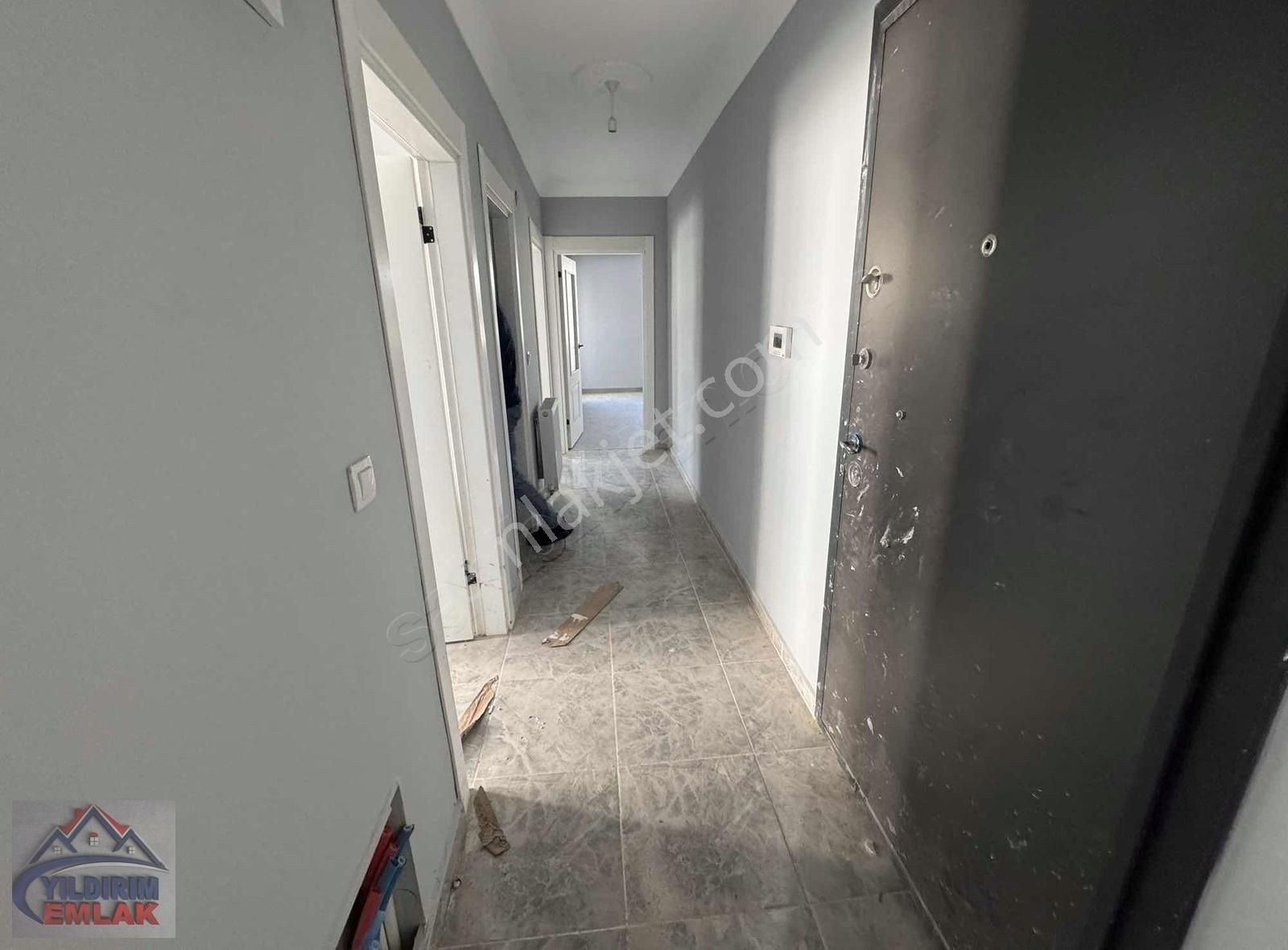 2+1 95 M2 24 Kasım Okulu Yani Çarşamba Pazarı Dibi