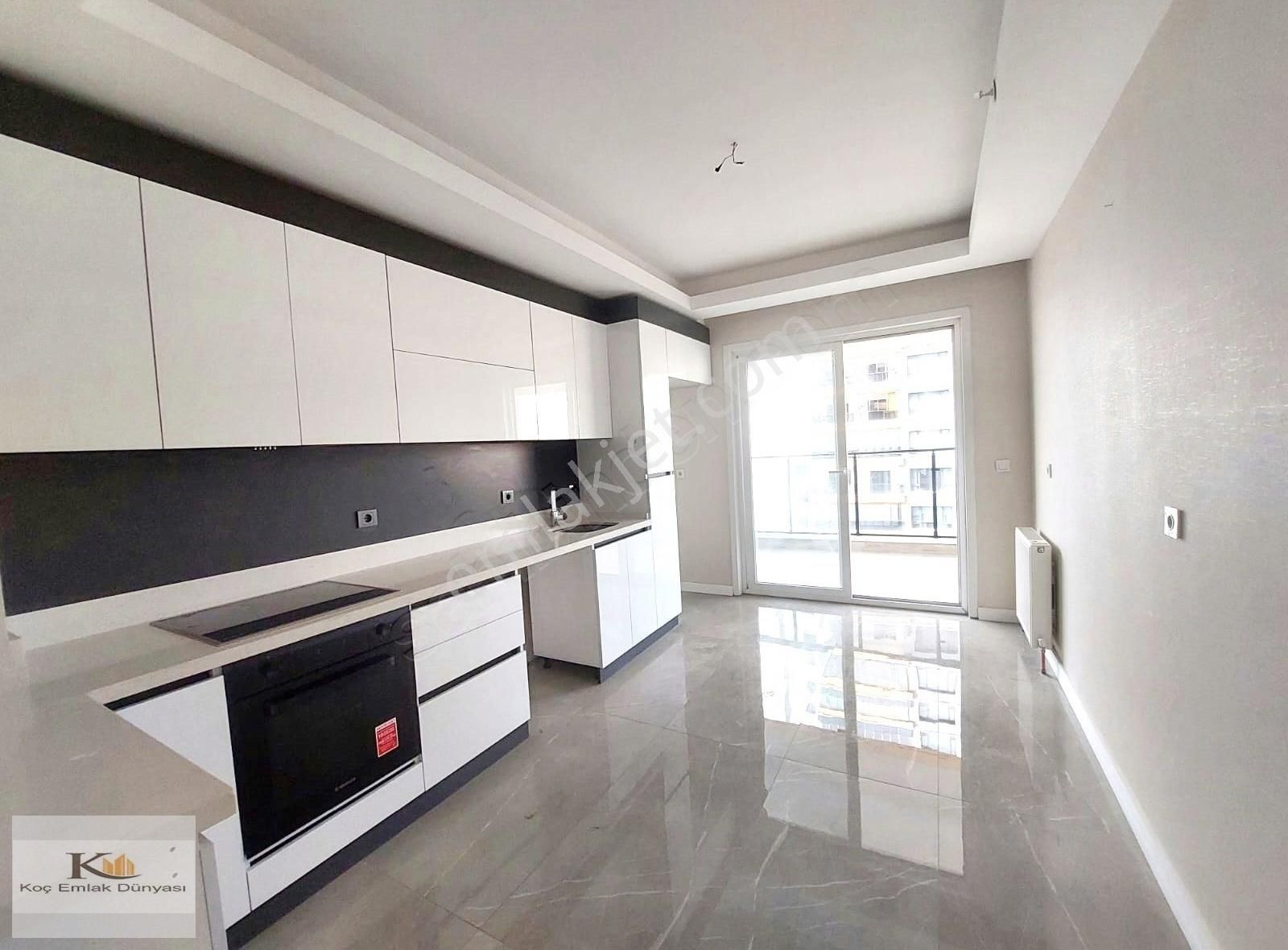 Koçemlak Dünyasında 3+1 Site İçerisinde,dutluk Metroya 1.dakika.