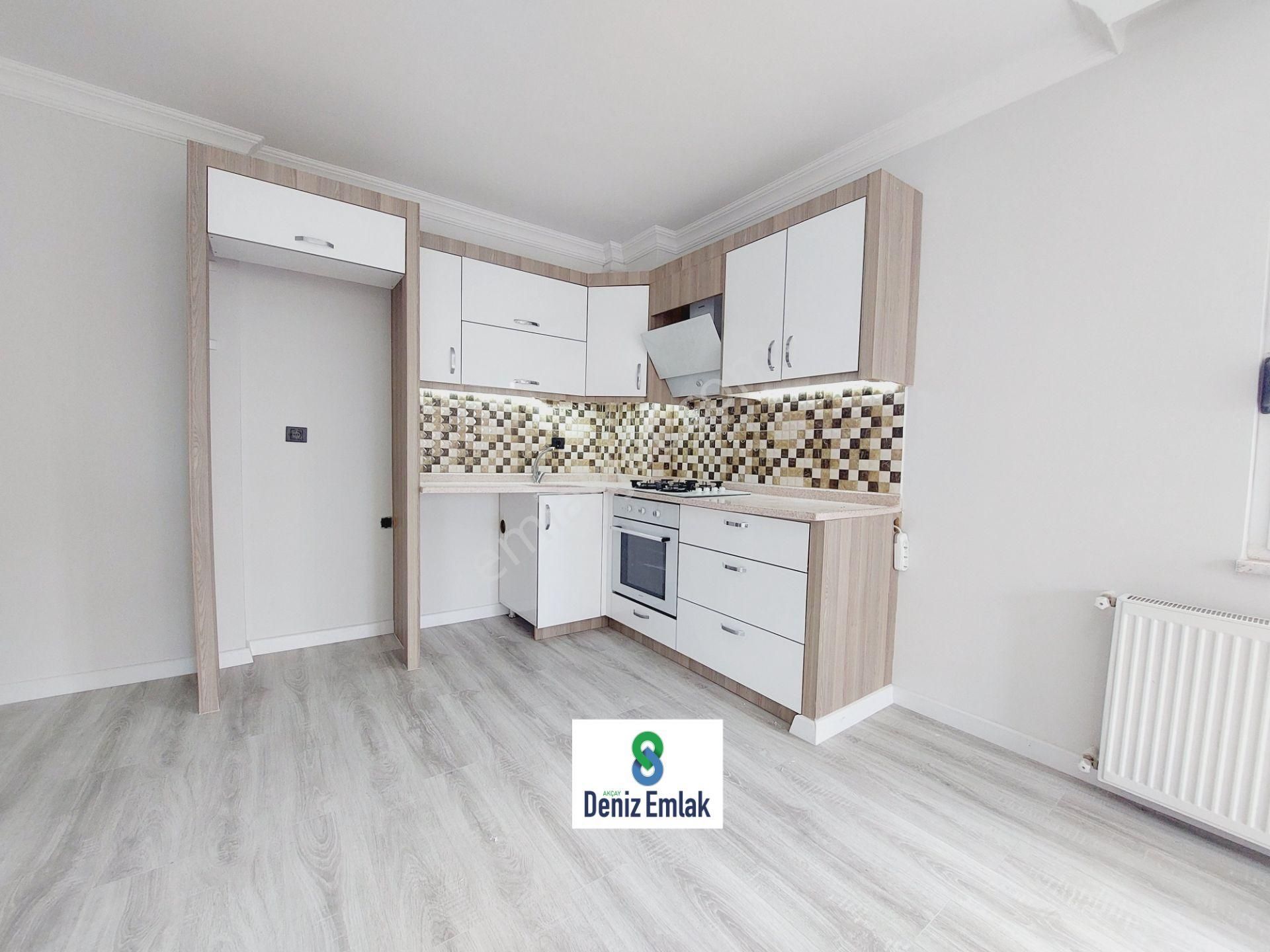 Denizden Akçayda Denize 500 Metre Asansörlü Satılık 1+1 Daire
