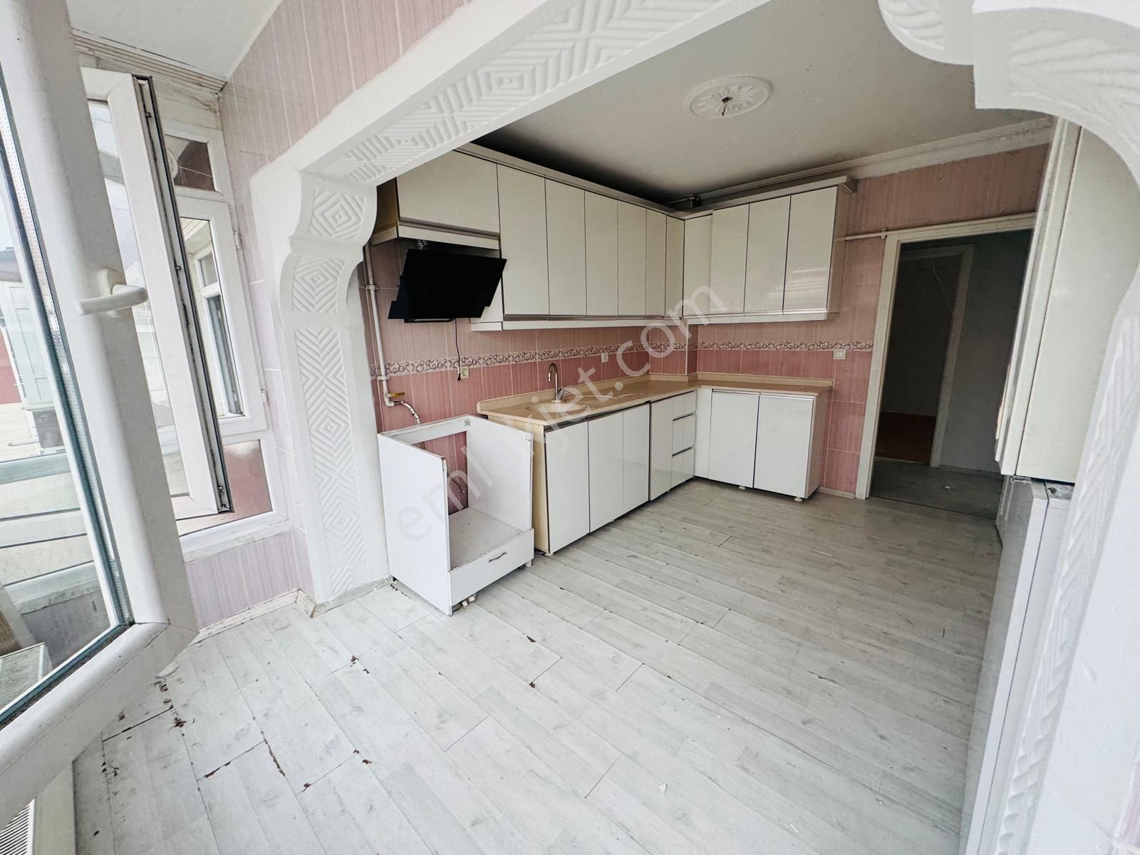 Tandoğan Mh'de 2+1 100m² Katta Ön Cephe Yapılı Daire