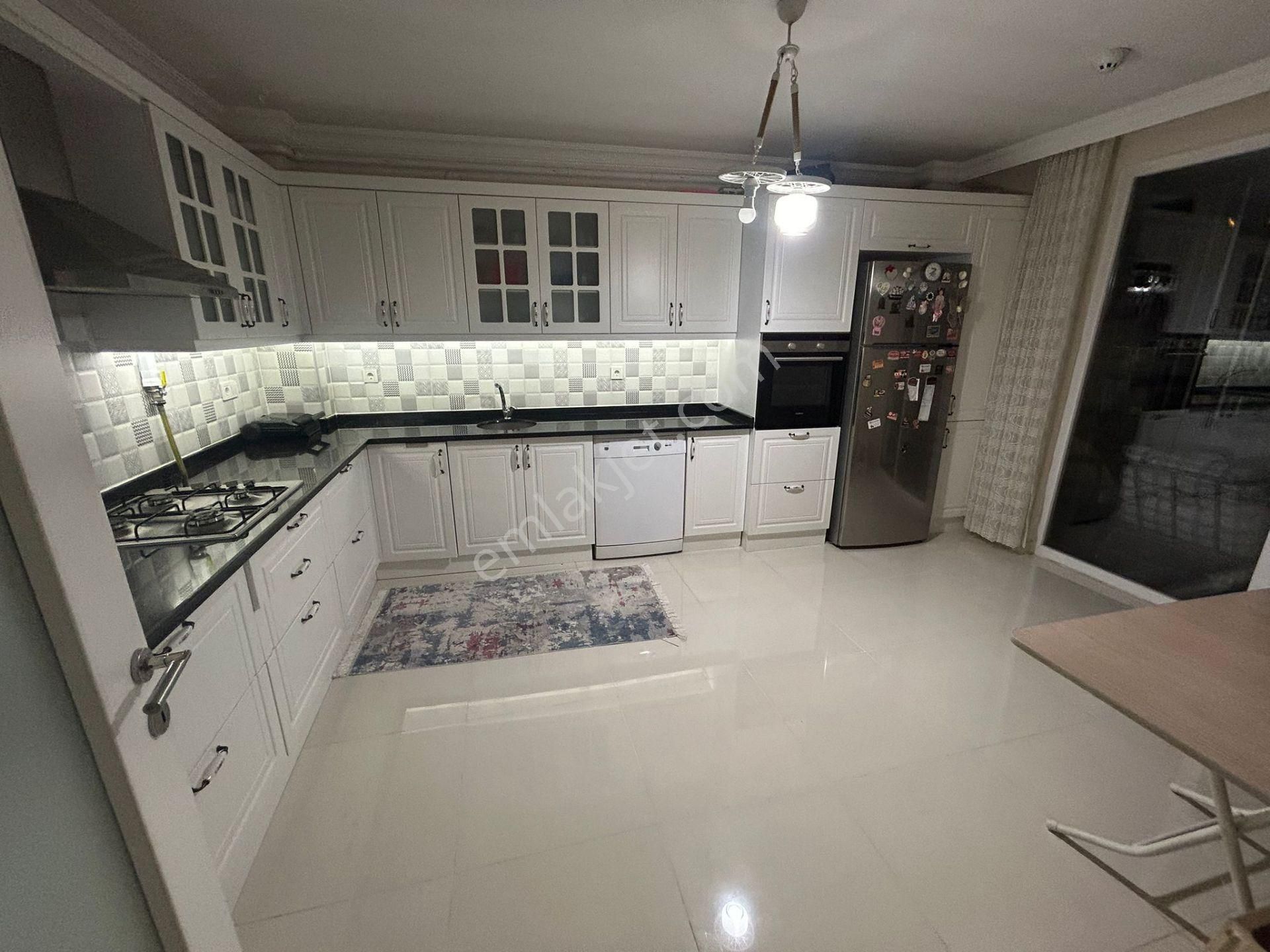 Kiralık 3+1 150m2 Kapalı Otopark Doğalgaz İhsaniyede
