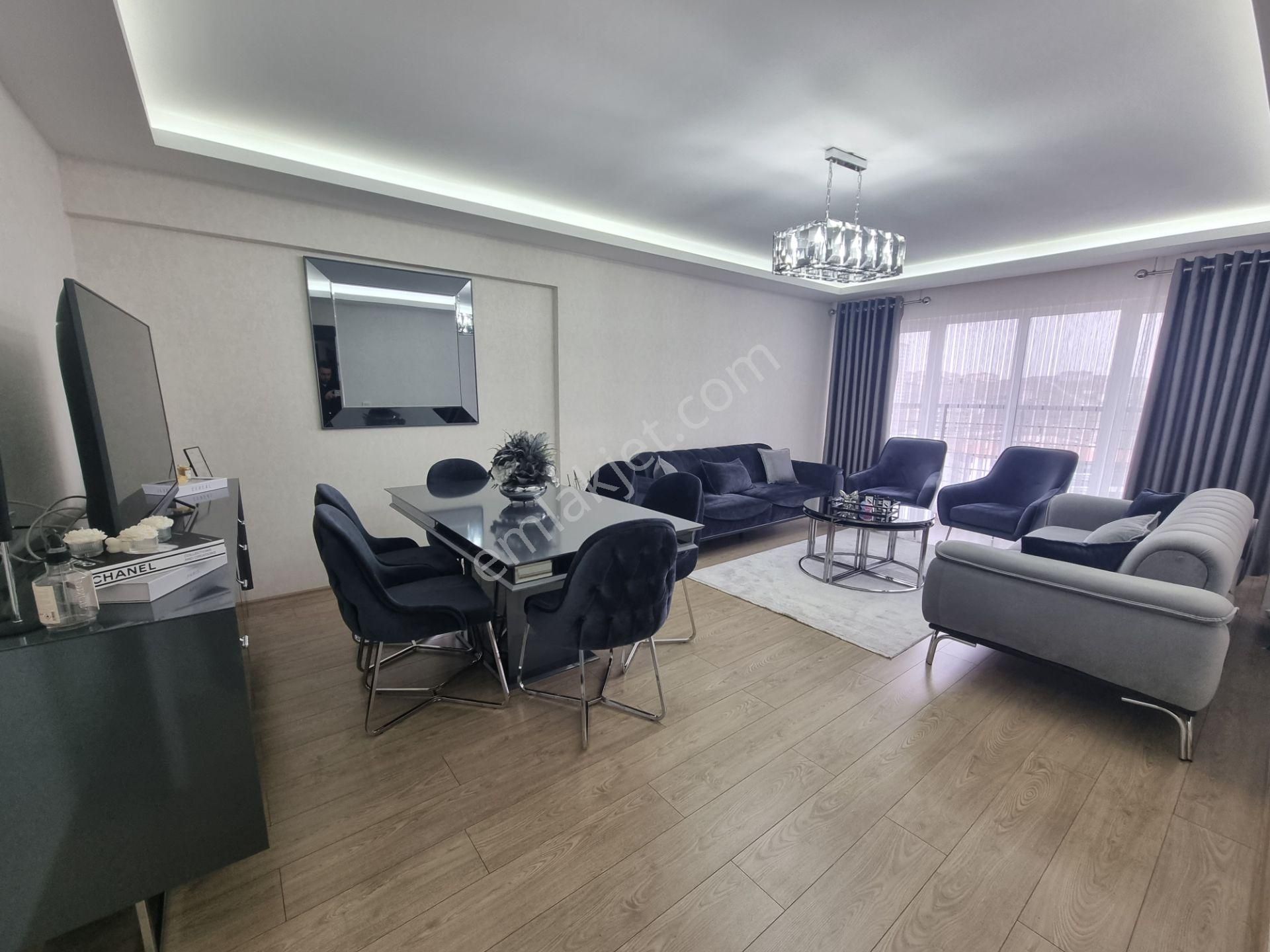 Nasip Emlak'tan 4+1 Teras Balkonlu Full Yapılı Site İçerisinde 8. Kat Daire