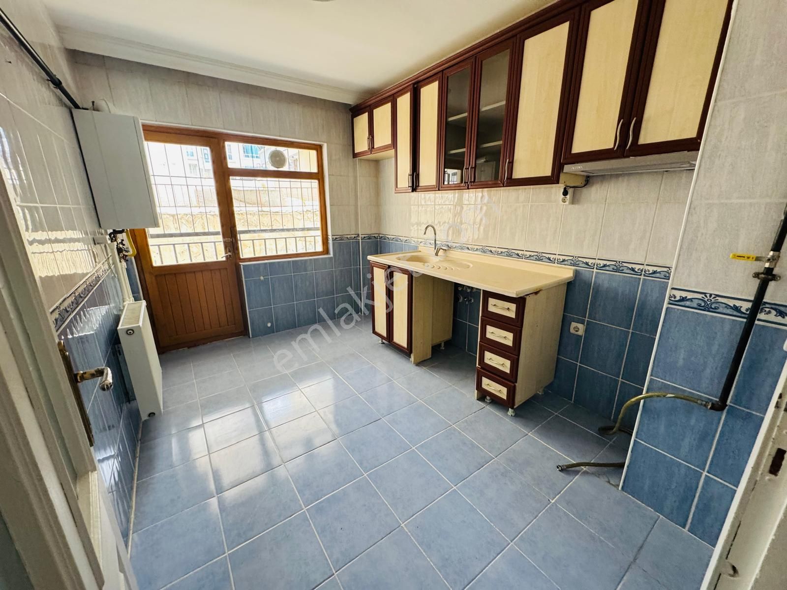 Malazgirt Mh'de 3+1 115m² Bağımsız E.banyolu Yüksek Giriş Daire