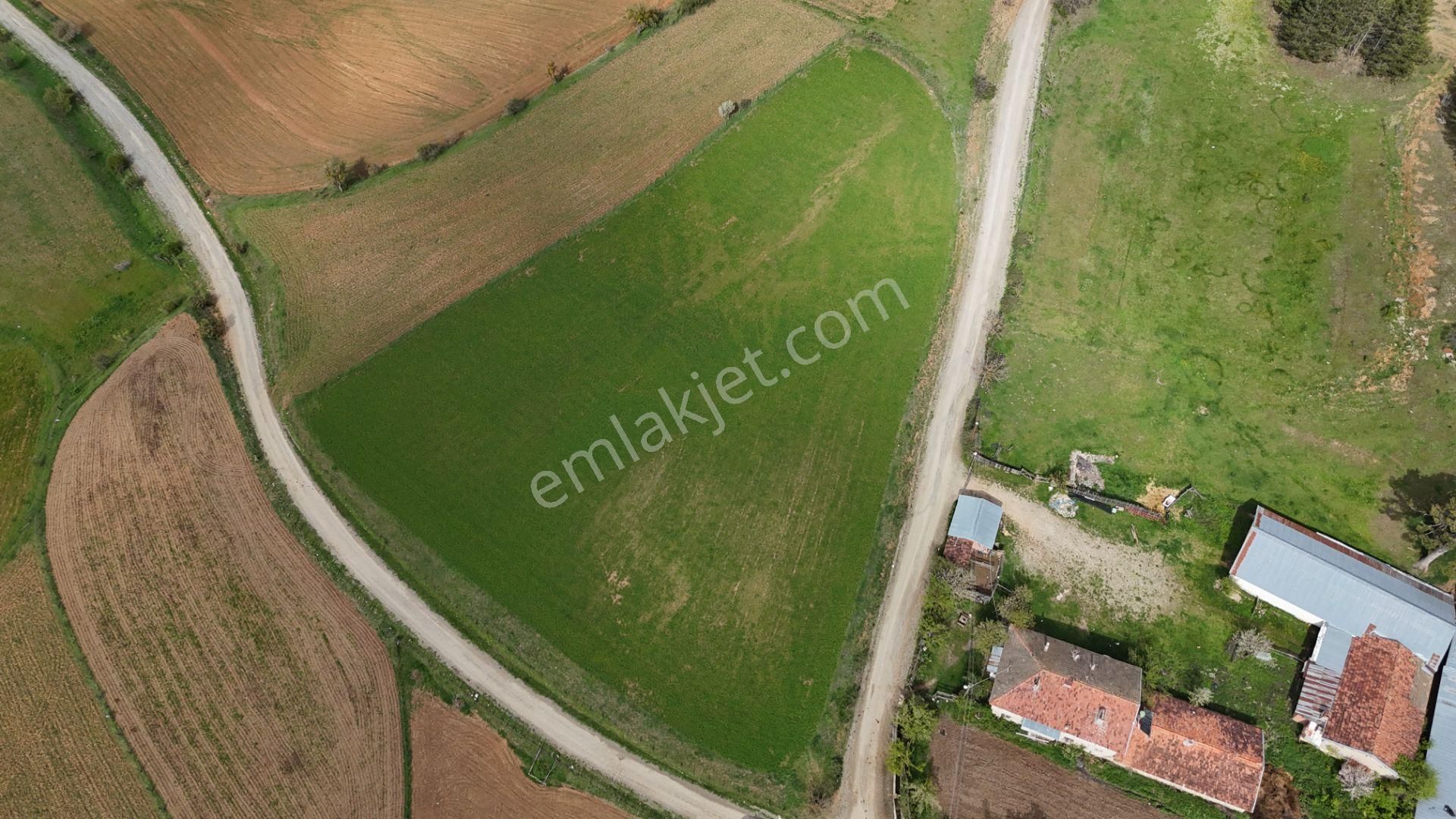 Kastamonu Emlak Gayrimenkul'den Satılık Baltacıkuyucağı İki Tarafı Yol İmara Açık Tarla