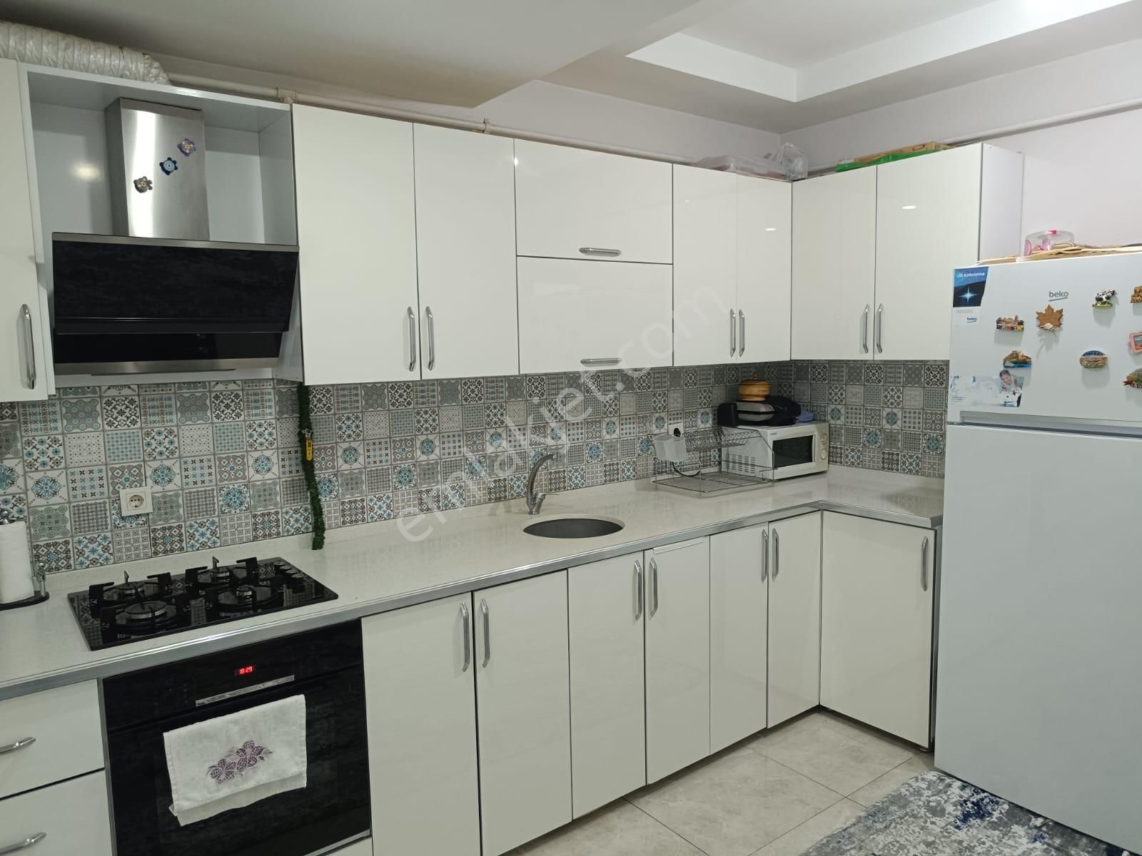 Şafak Mahallesi'nde Satılık 2+1 Geniş Masrafsız Daire