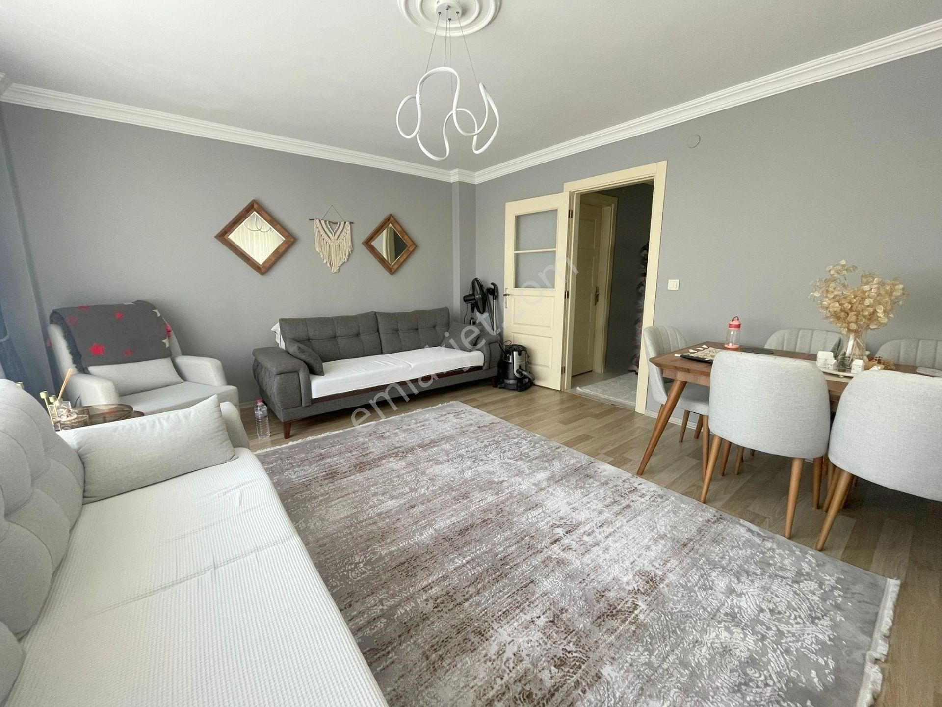 Mertcan'dan Şeyhli Mah. Cadde Üzerinde İskanlı 2+1 Daire