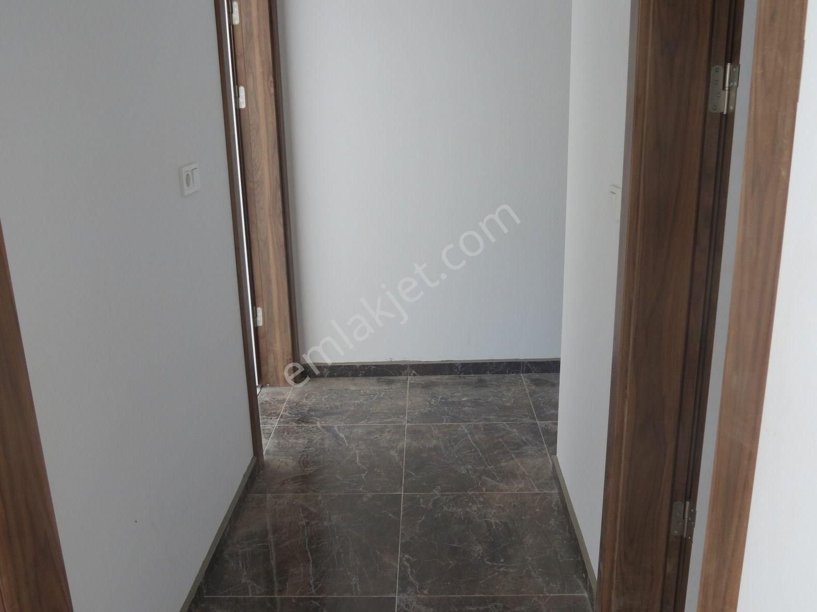Davutlar’da Havuzlu Sitede 2+1 Satılık Daire