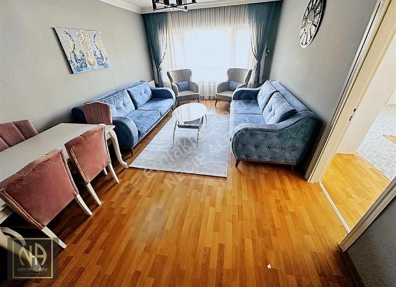 Necip Albay'dan Cadde Üzeri Yapılı Eşyalı 2+1 Kiralık Daire