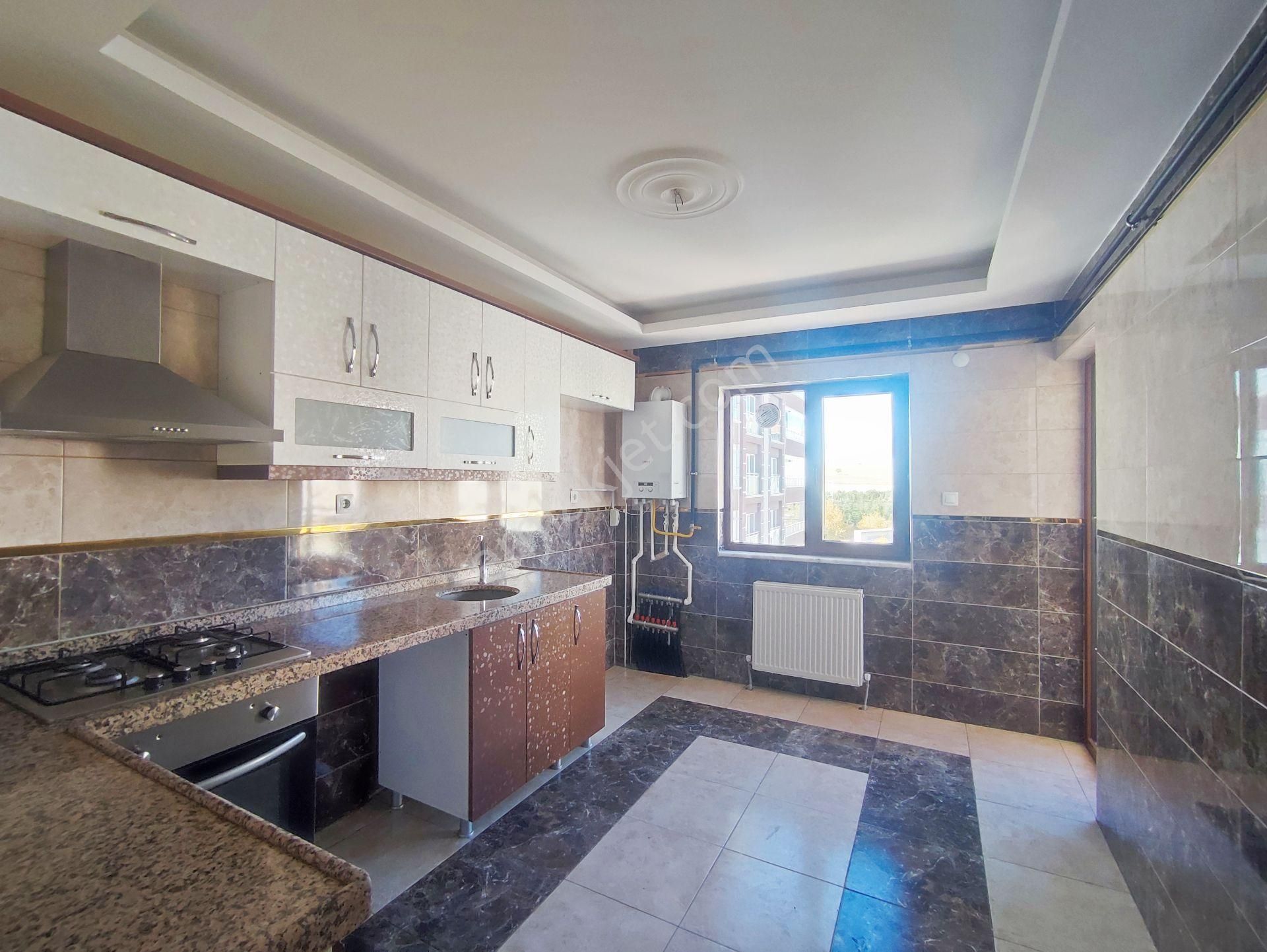 Nasip Emlak'tan 3+1 Park Cepheli Full Yapılı Masrafsız 3. Kat Daire