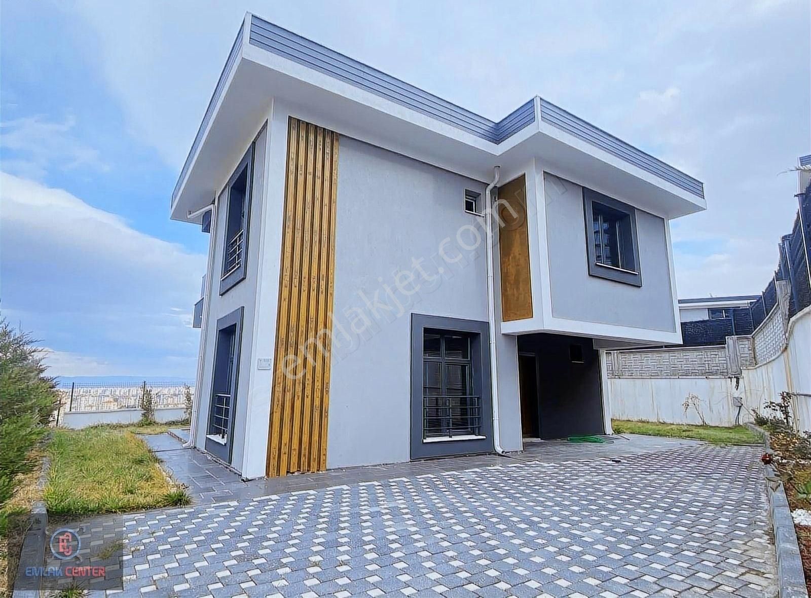 Becende 6+1 Meskeni Alınmış Oturuma Hazır Satılık Sıfır Villa