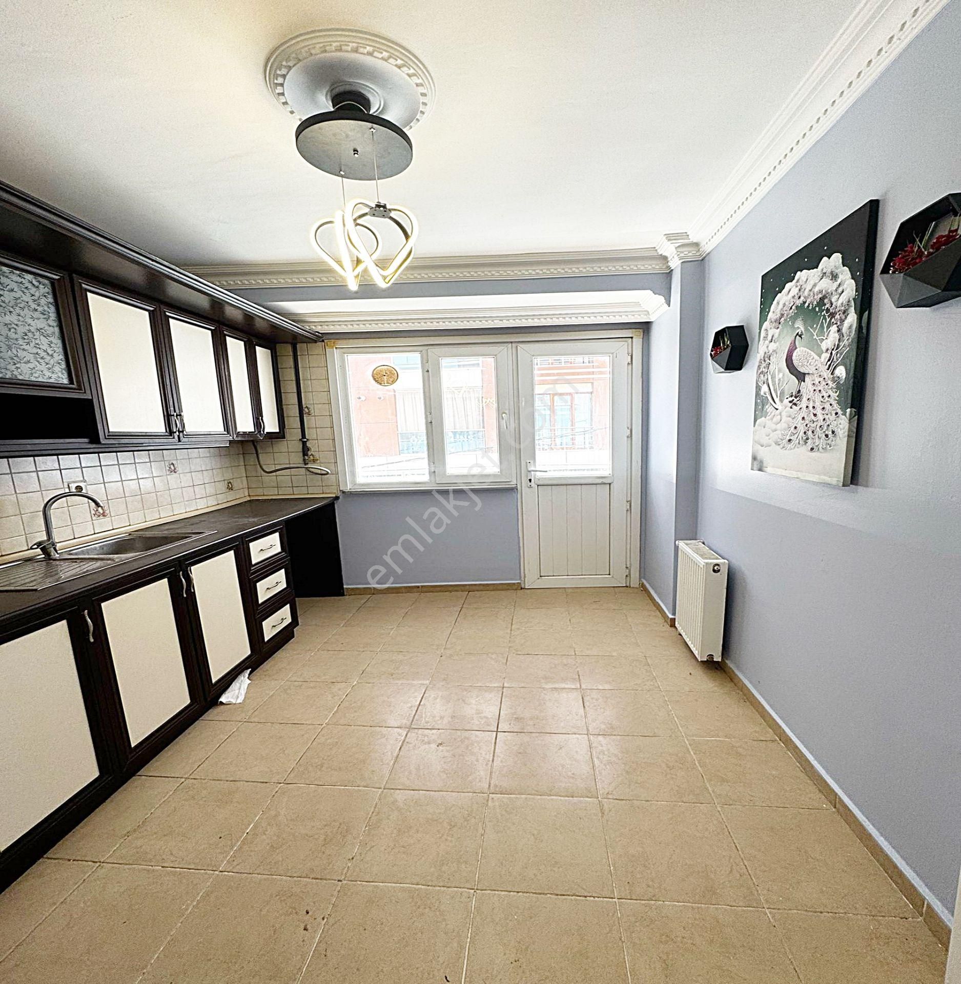 Metrobüse Marmara Park Avm Ye Çık Yakın 2+1 130m2 Satılık Daire - Görsel 3