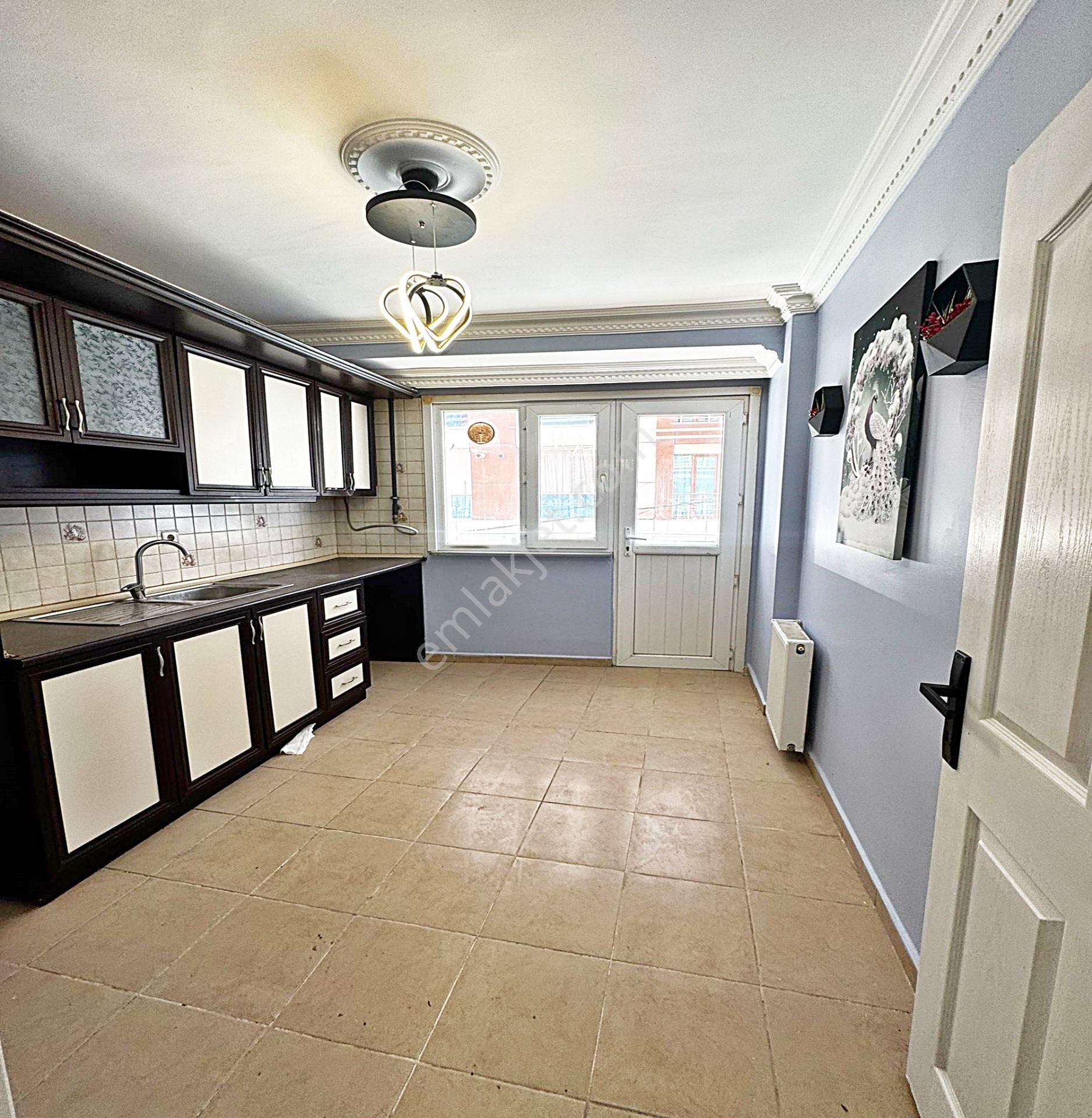 Metrobüse Marmara Park Avm Ye Çık Yakın 2+1 130m2 Satılık Daire - Görsel 17